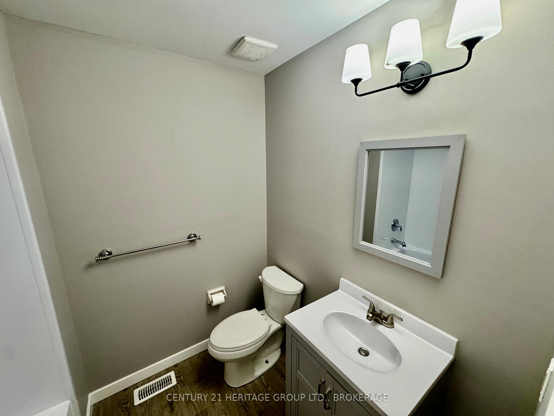 Photo 11 of 356 Owens Crescent, Kingston, East Gardiners Rd — HOMEH
