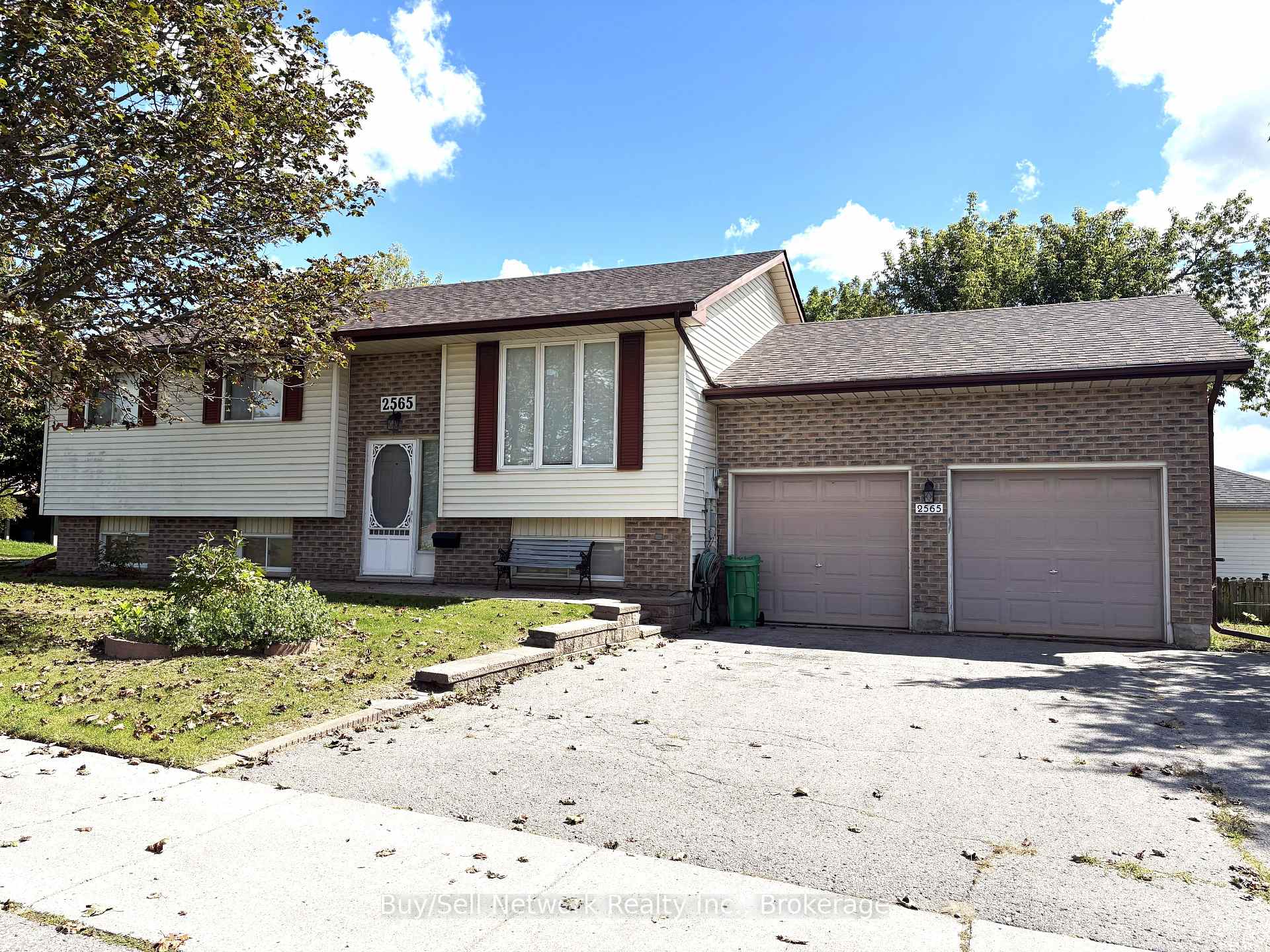 Photo of 2565 Marsdale Drive