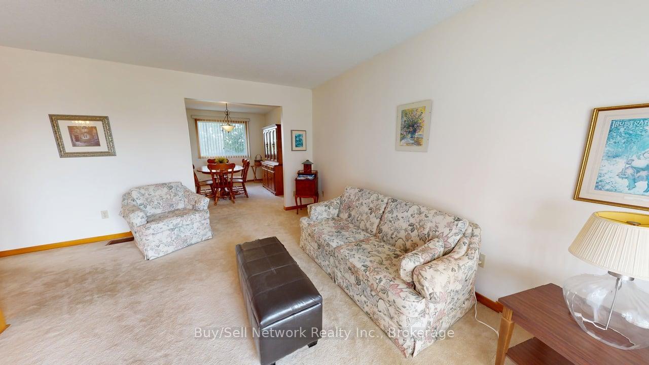 Photo 10 of 2565 Marsdale Drive, Peterborough, Ashburnham Ward 4 — HOMEH