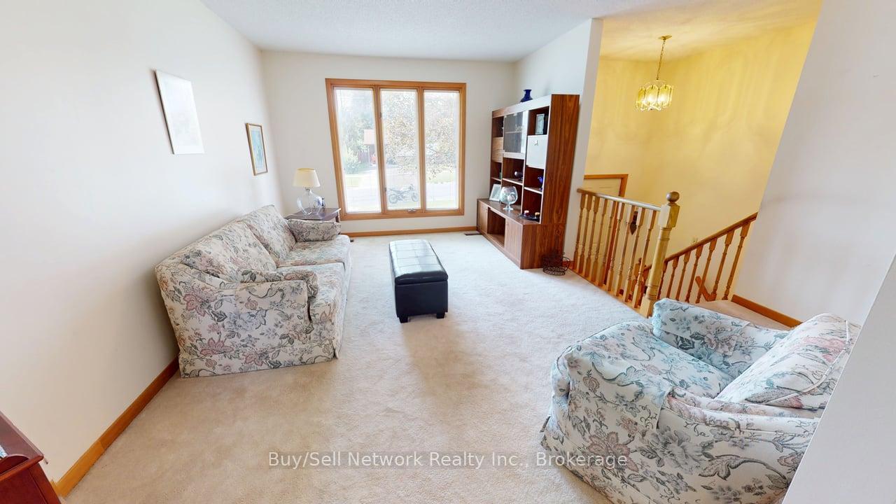 Photo 11 of 2565 Marsdale Drive, Peterborough, Ashburnham Ward 4 — HOMEH