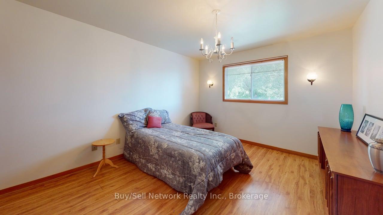 Photo 13 of 2565 Marsdale Drive, Peterborough, Ashburnham Ward 4 — HOMEH