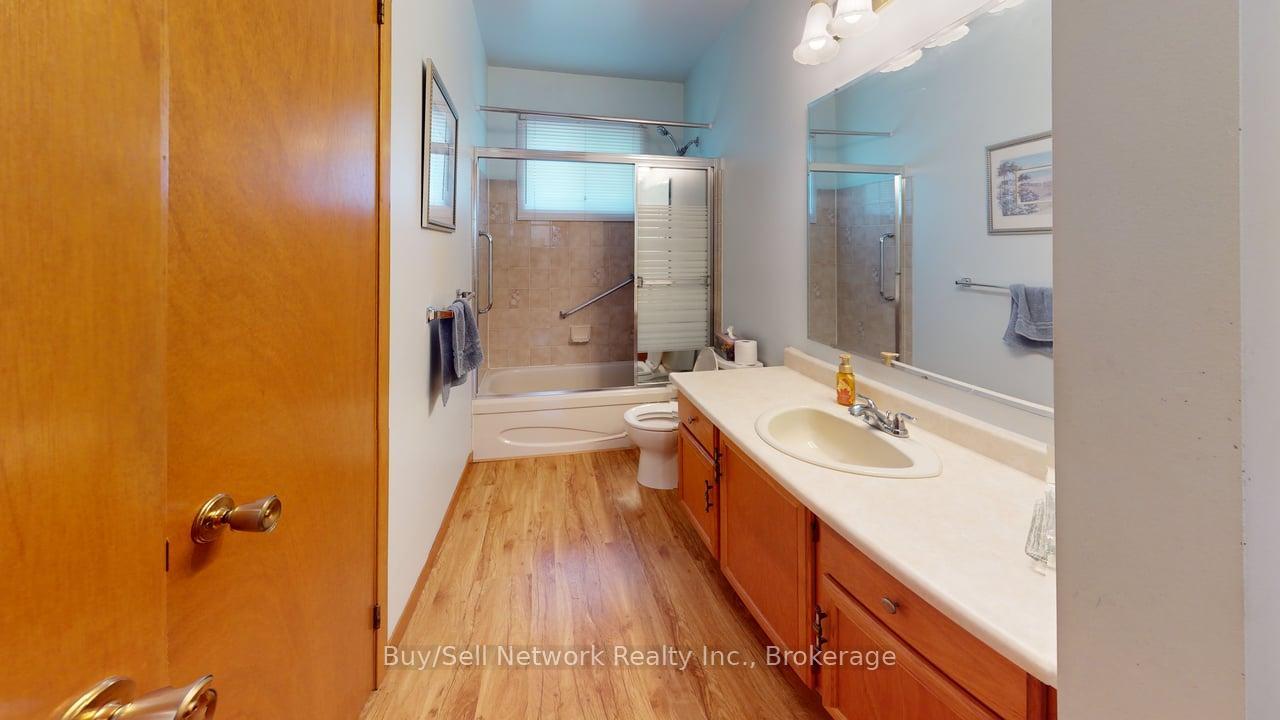 Photo 17 of 2565 Marsdale Drive, Peterborough, Ashburnham Ward 4 — HOMEH
