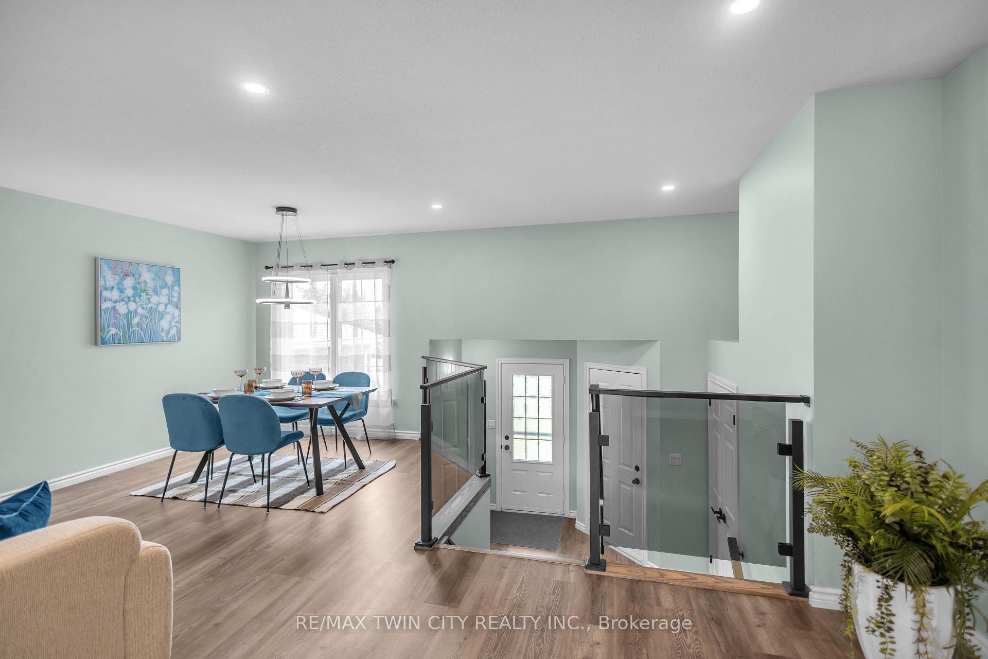 Photo 7 of 4 Dowden Avenue, Brantford, Tutela Heights — HOMEH