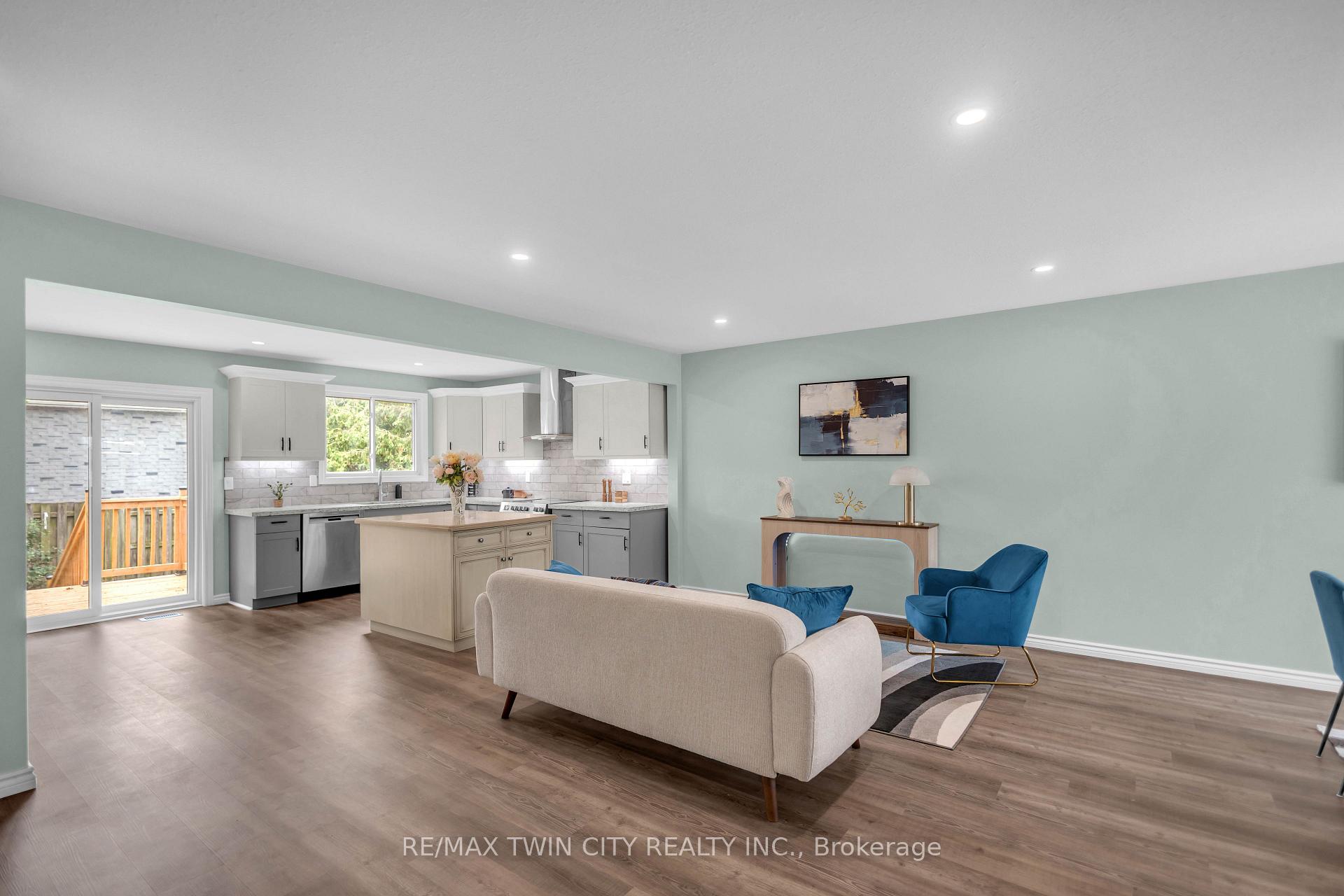 Photo 8 of 4 Dowden Avenue, Brantford, Tutela Heights — HOMEH