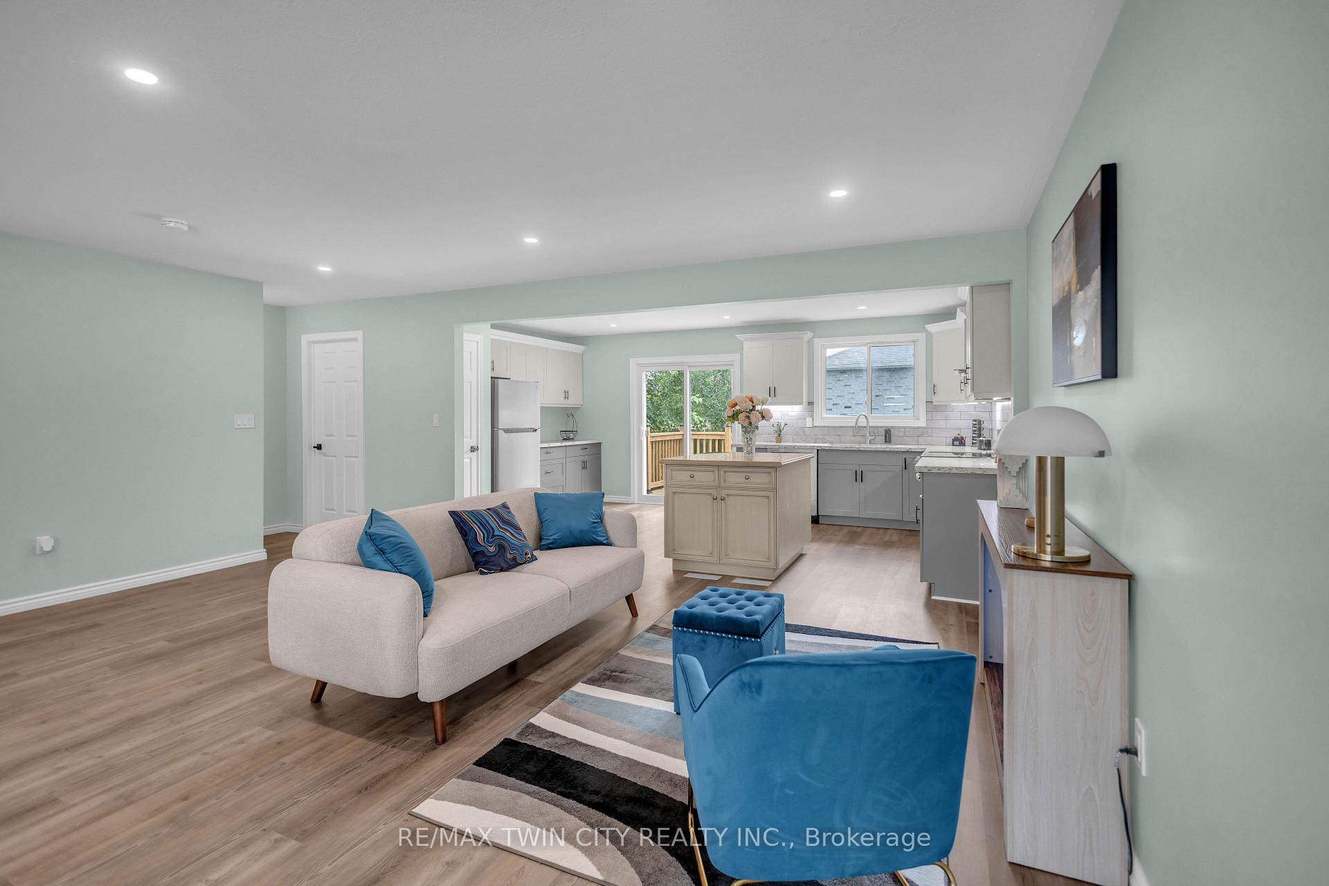 Photo 10 of 4 Dowden Avenue, Brantford, Tutela Heights — HOMEH