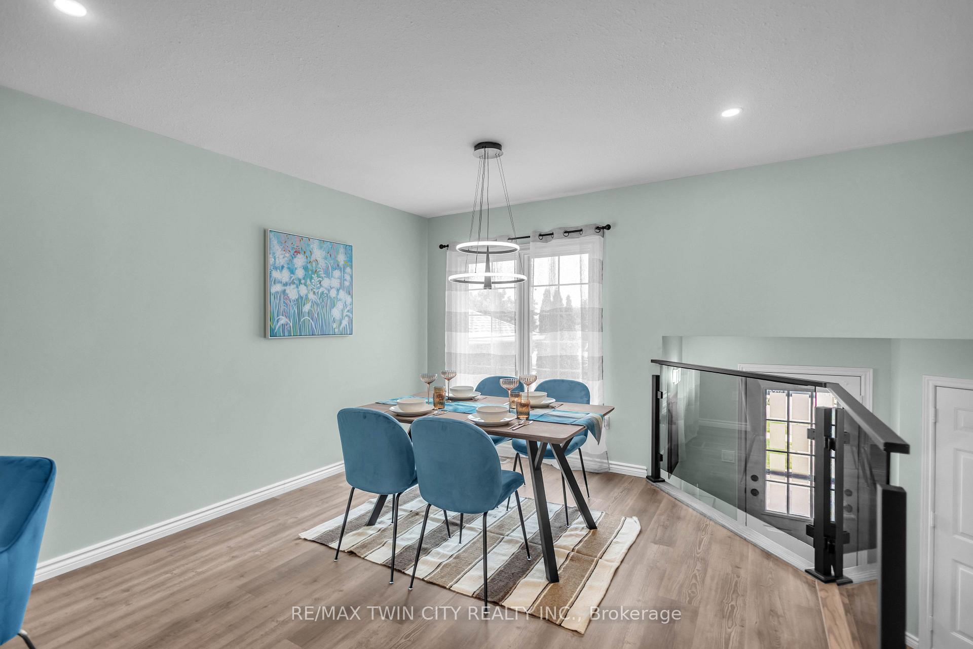 Photo 11 of 4 Dowden Avenue, Brantford, Tutela Heights — HOMEH
