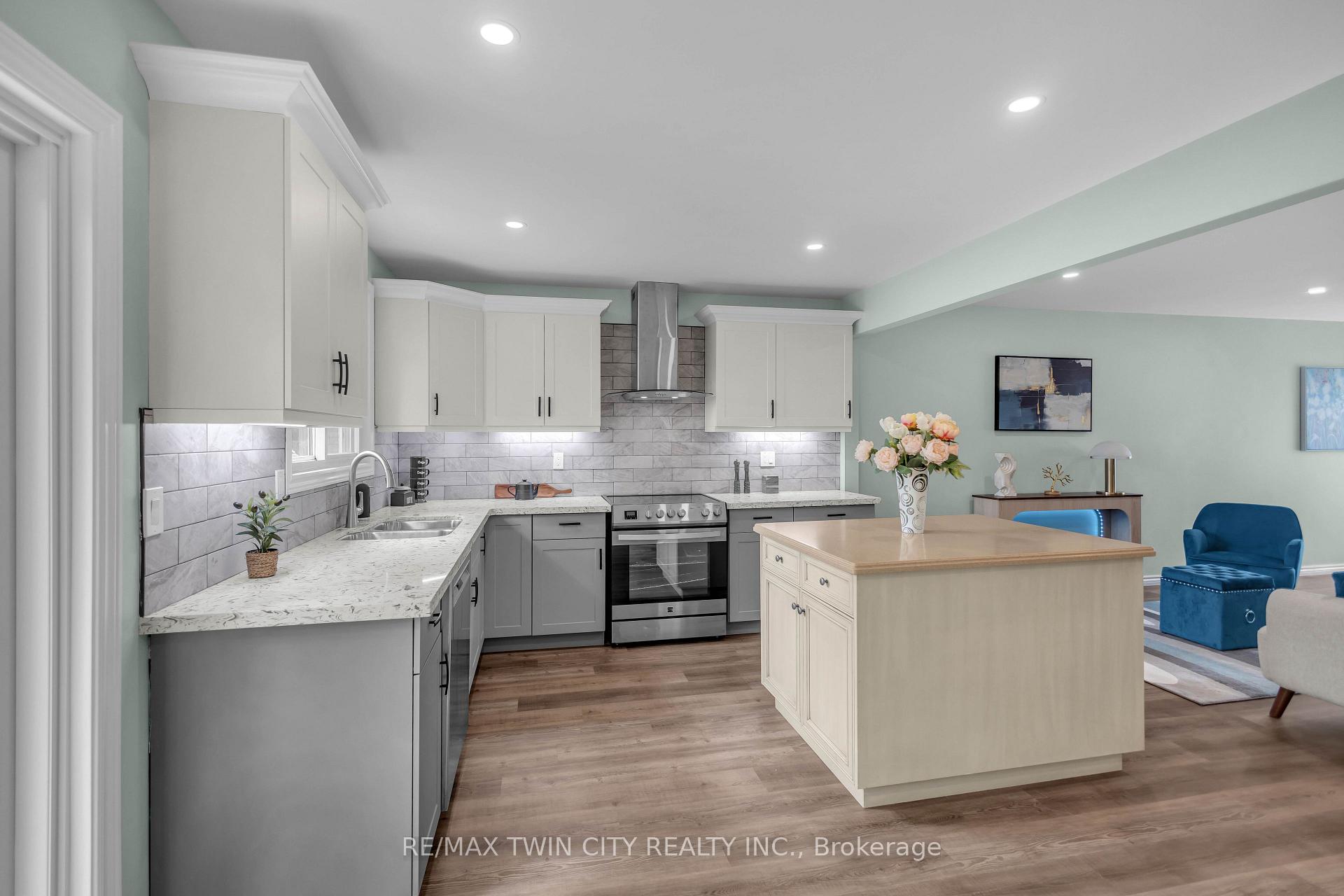 Photo 14 of 4 Dowden Avenue, Brantford, Tutela Heights — HOMEH