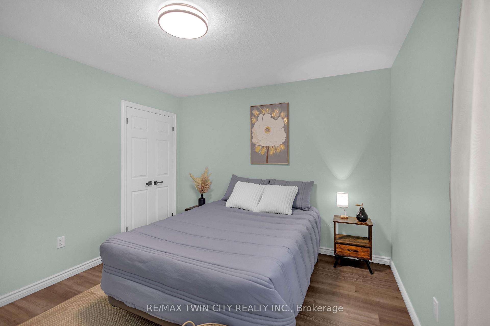 Photo 18 of 4 Dowden Avenue, Brantford, Tutela Heights — HOMEH