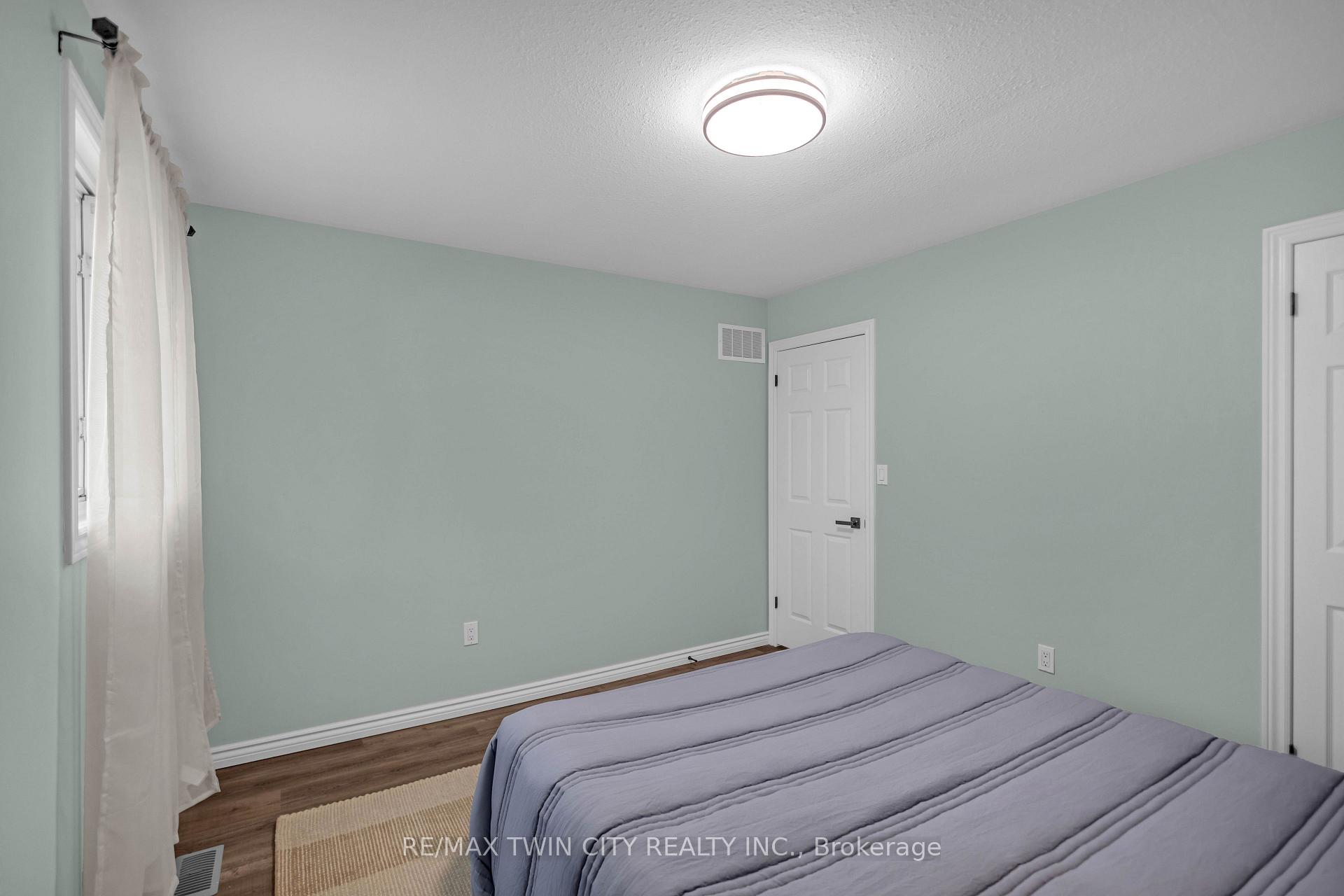 Photo 19 of 4 Dowden Avenue, Brantford, Tutela Heights — HOMEH