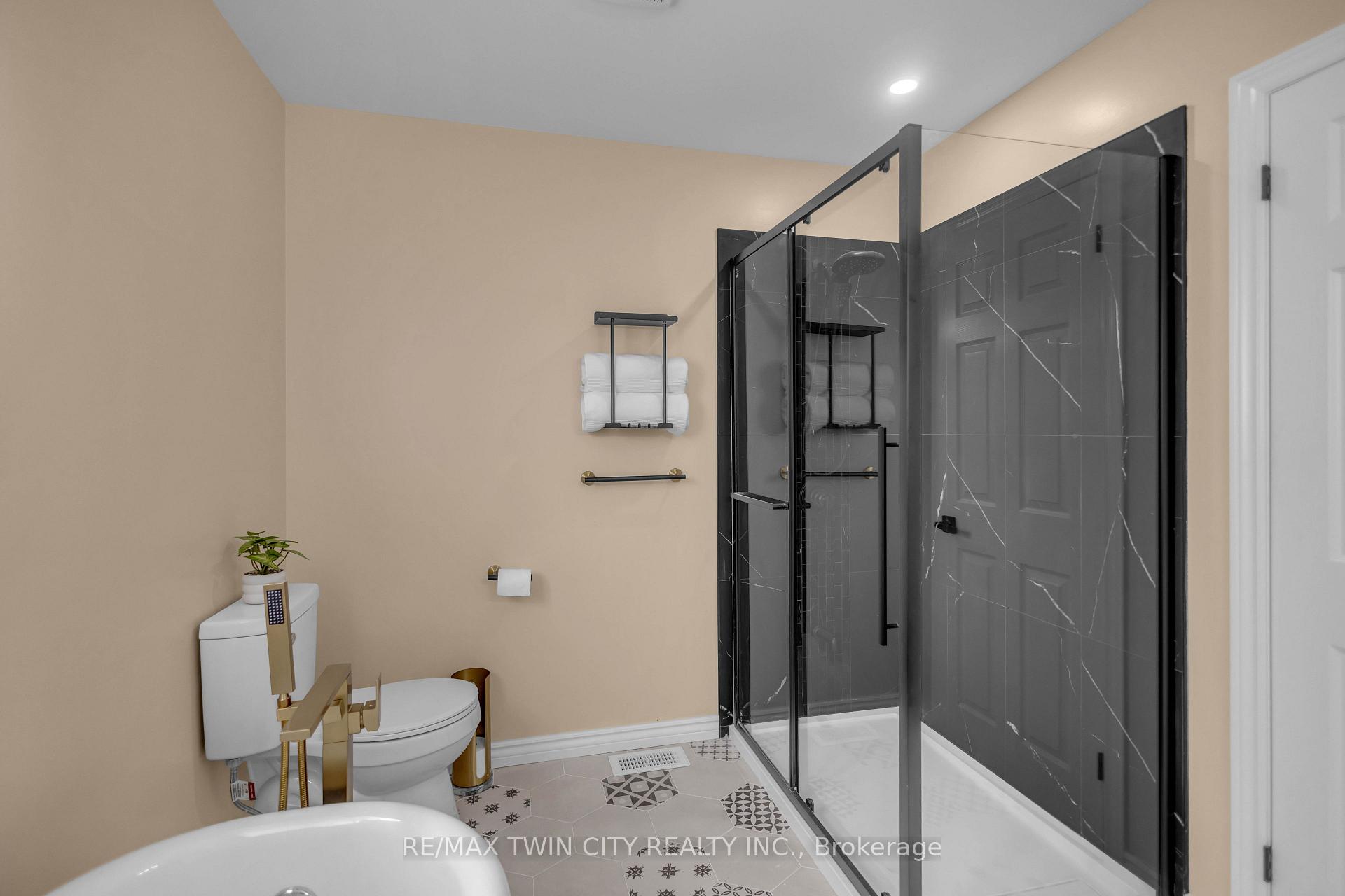 Photo 23 of 4 Dowden Avenue, Brantford, Tutela Heights — HOMEH