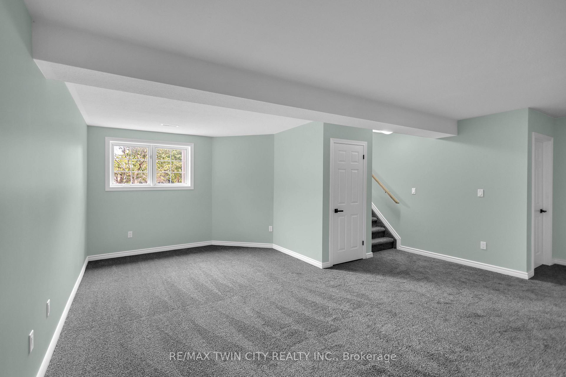 Photo 24 of 4 Dowden Avenue, Brantford, Tutela Heights — HOMEH
