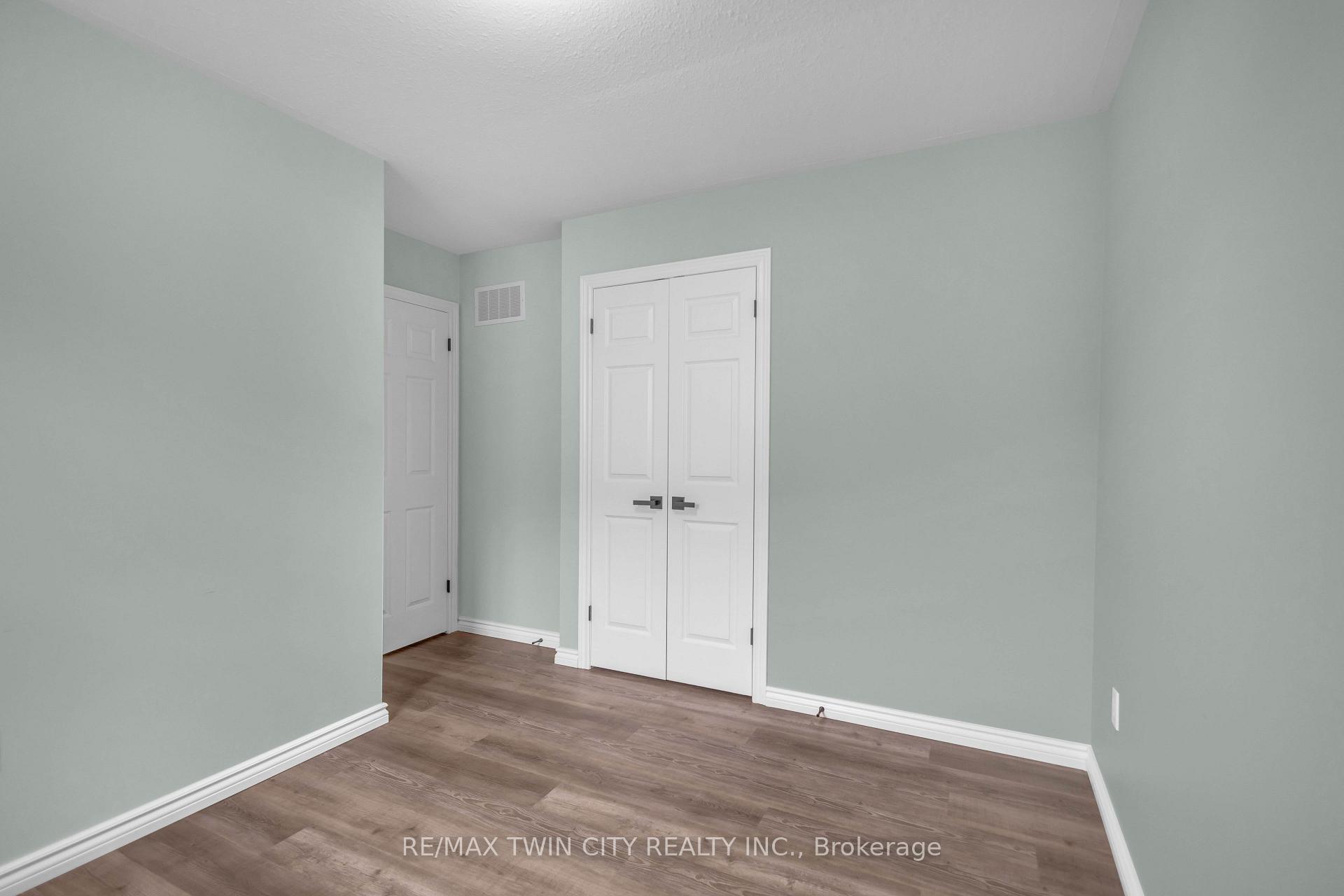 Photo 25 of 4 Dowden Avenue, Brantford, Tutela Heights — HOMEH