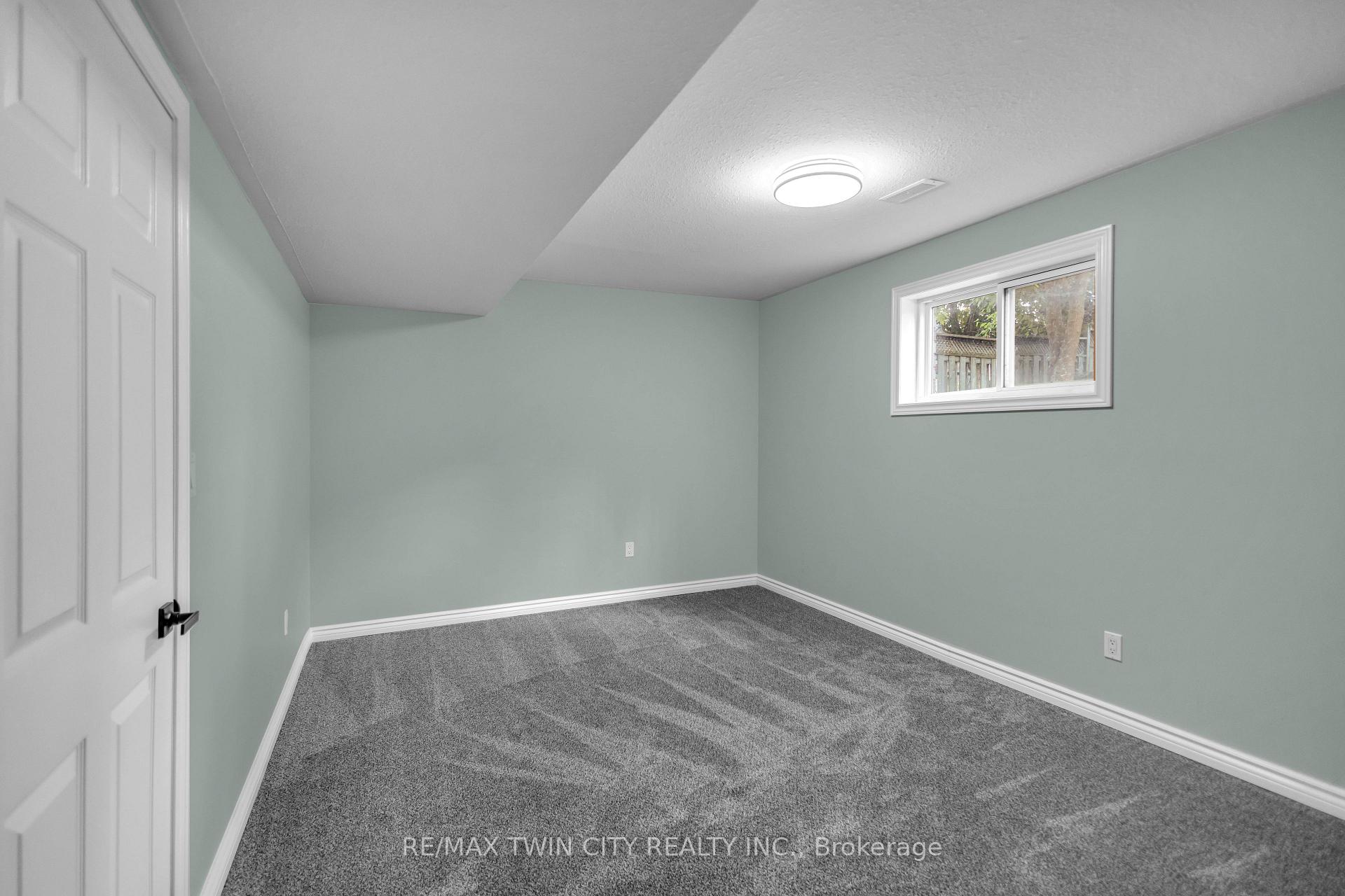 Photo 29 of 4 Dowden Avenue, Brantford, Tutela Heights — HOMEH
