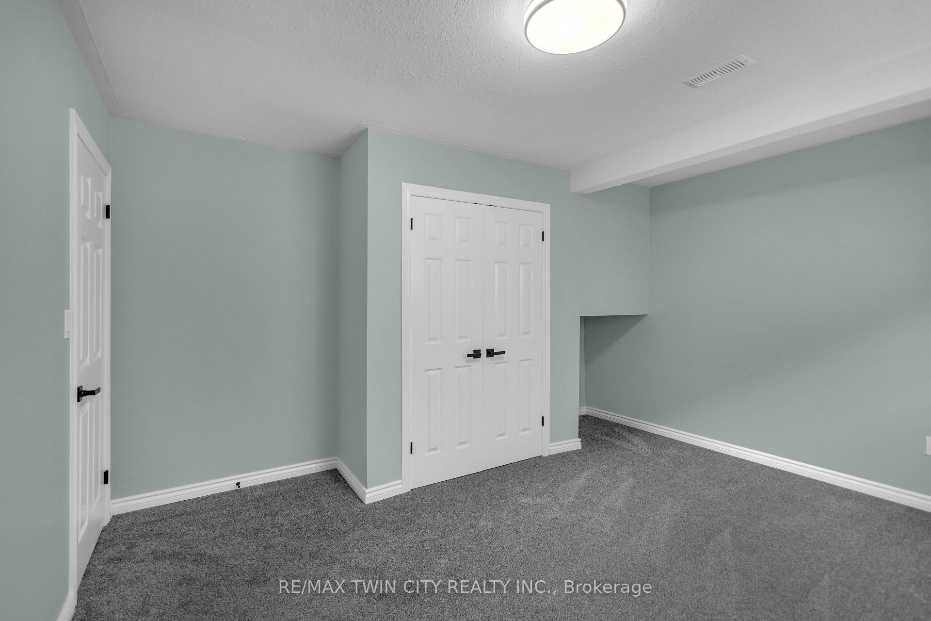 Photo 33 of 4 Dowden Avenue, Brantford, Tutela Heights — HOMEH