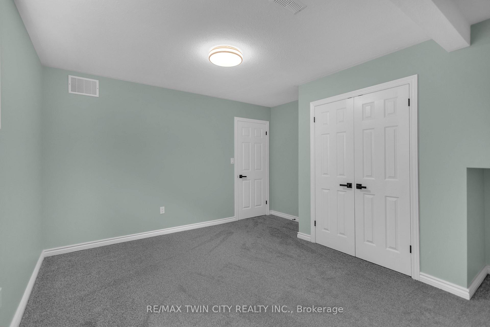 Photo 34 of 4 Dowden Avenue, Brantford, Tutela Heights — HOMEH
