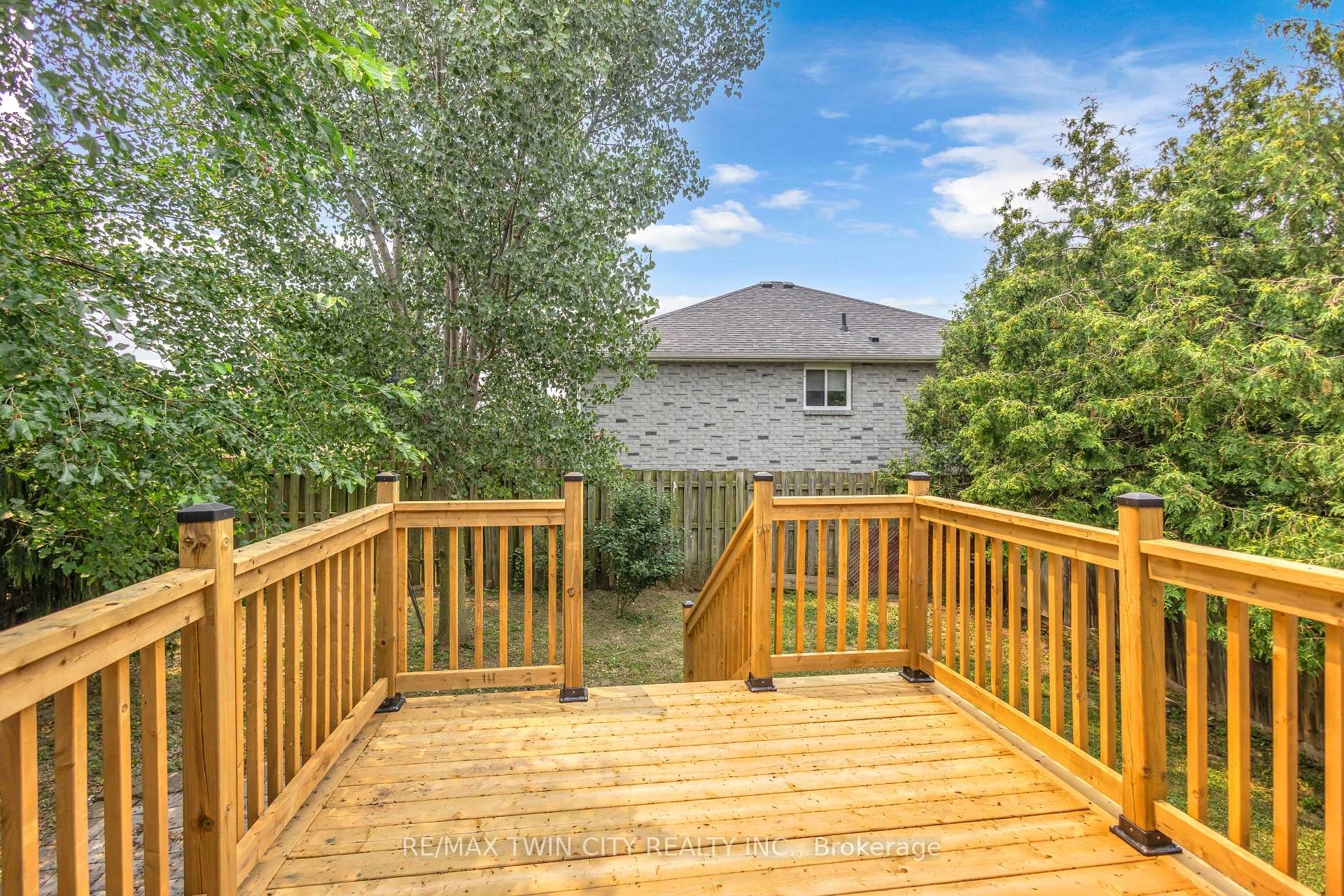 Photo 38 of 4 Dowden Avenue, Brantford, Tutela Heights — HOMEH