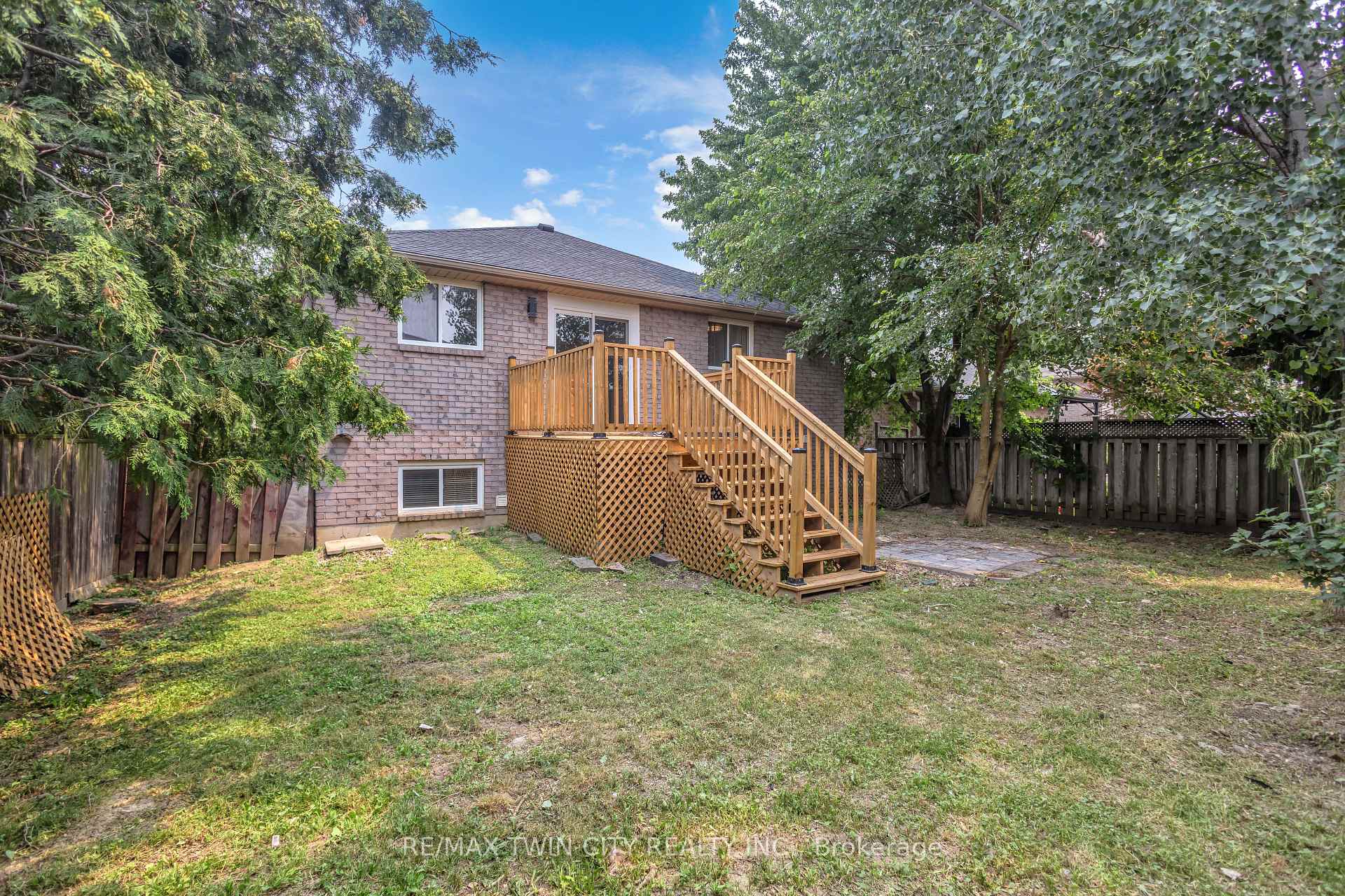 Photo 40 of 4 Dowden Avenue, Brantford, Tutela Heights — HOMEH