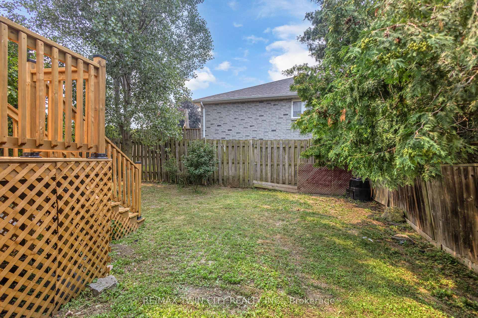 Photo 41 of 4 Dowden Avenue, Brantford, Tutela Heights — HOMEH