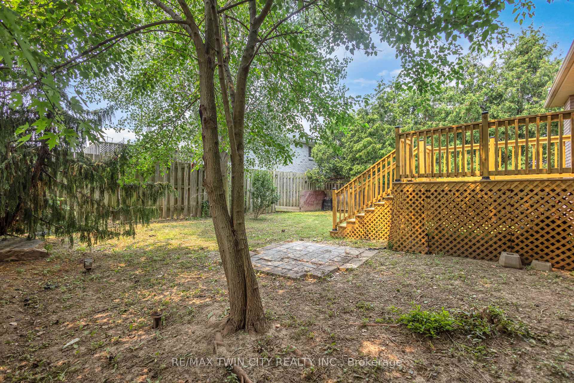 Photo 43 of 4 Dowden Avenue, Brantford, Tutela Heights — HOMEH