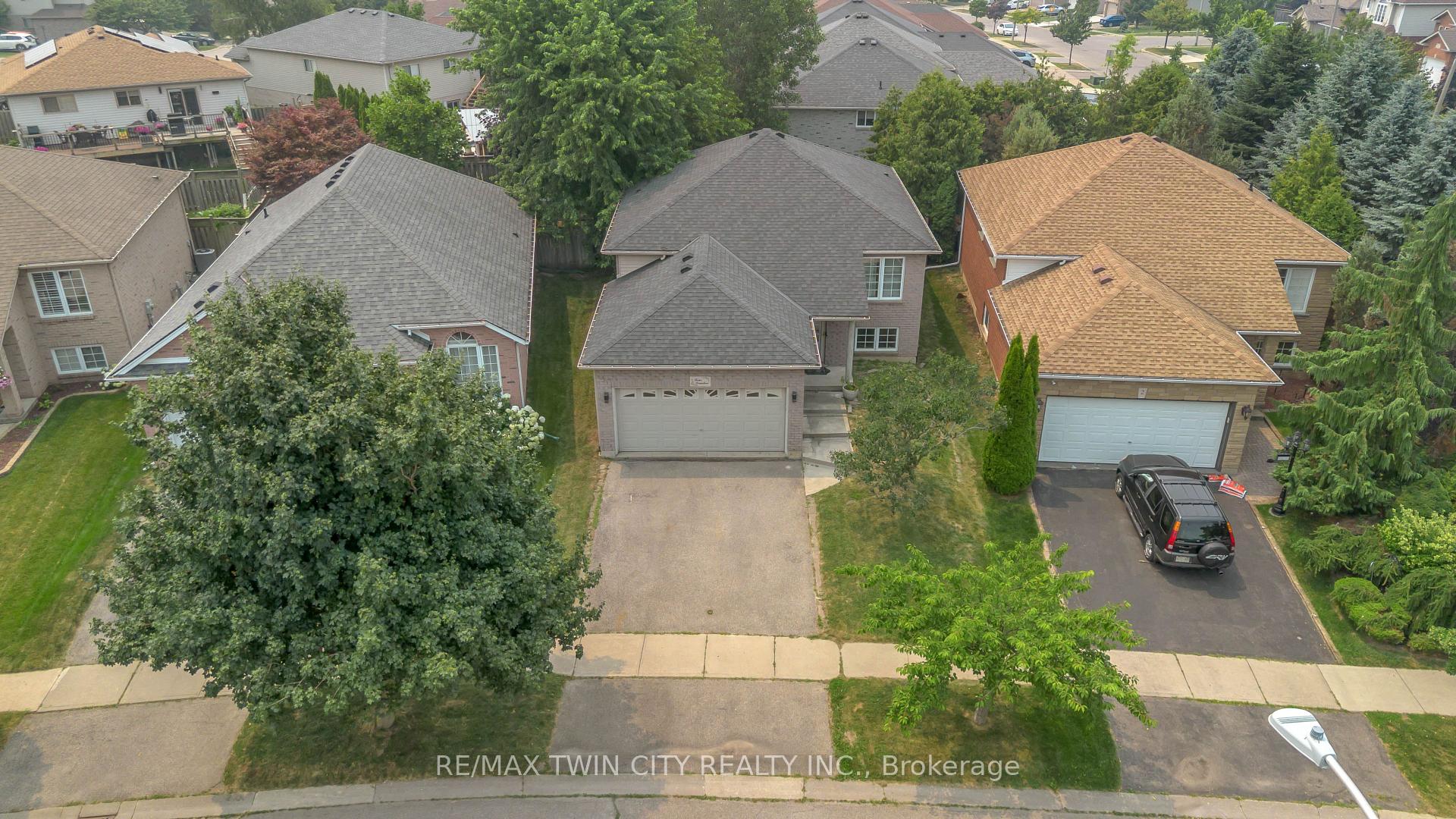 Photo 44 of 4 Dowden Avenue, Brantford, Tutela Heights — HOMEH