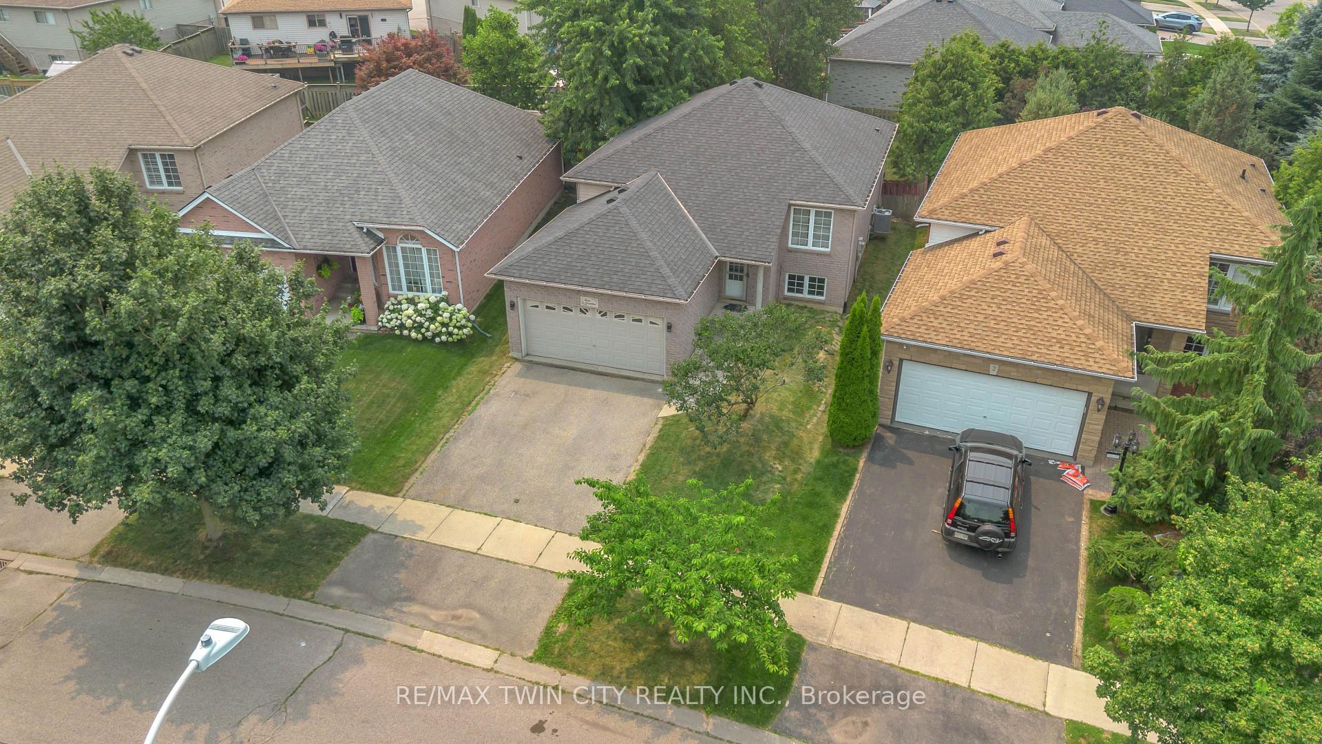 Photo 45 of 4 Dowden Avenue, Brantford, Tutela Heights — HOMEH