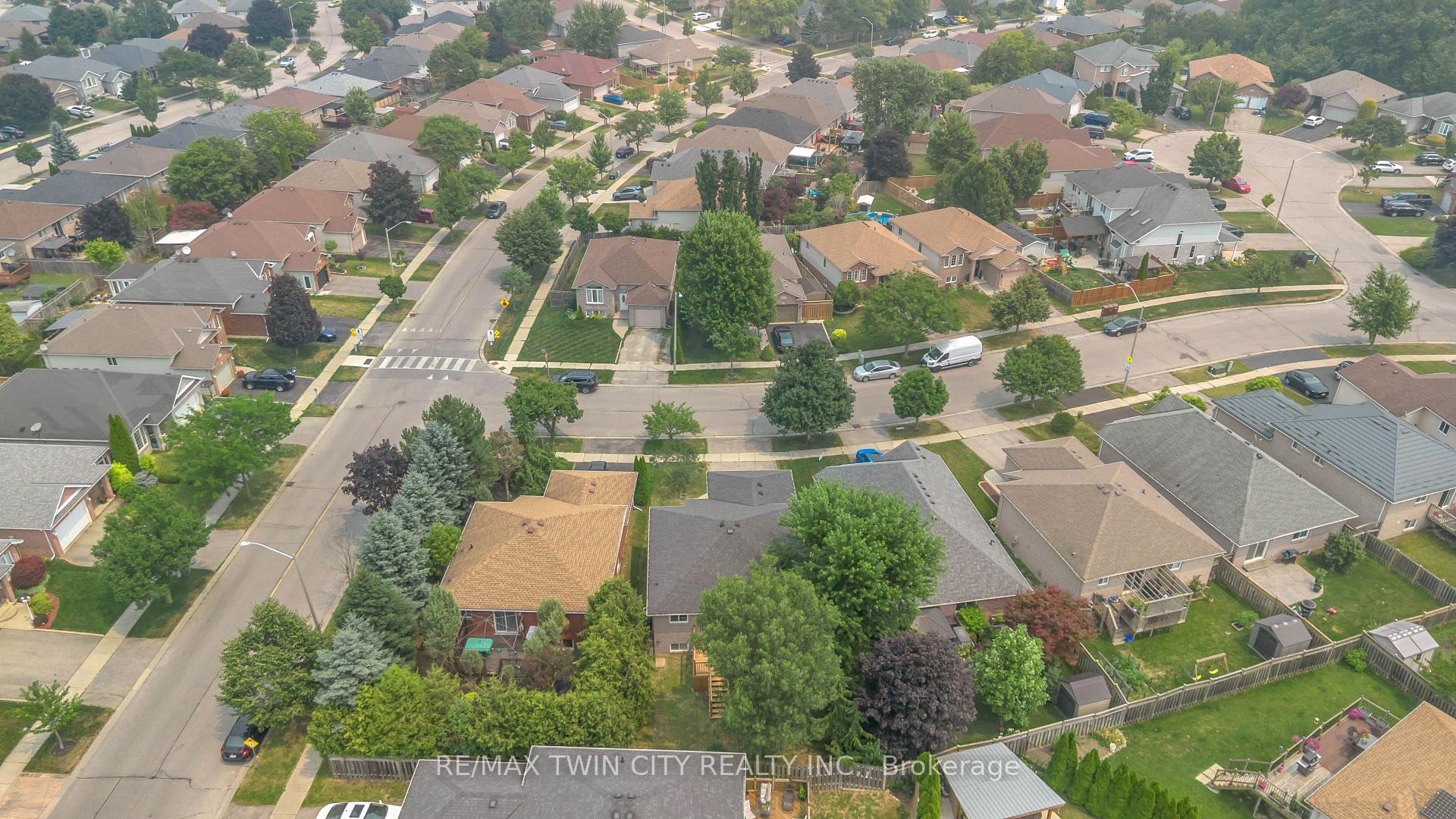 Photo 48 of 4 Dowden Avenue, Brantford, Tutela Heights — HOMEH