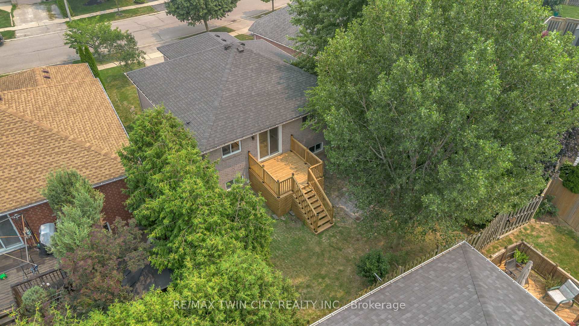Photo 49 of 4 Dowden Avenue, Brantford, Tutela Heights — HOMEH