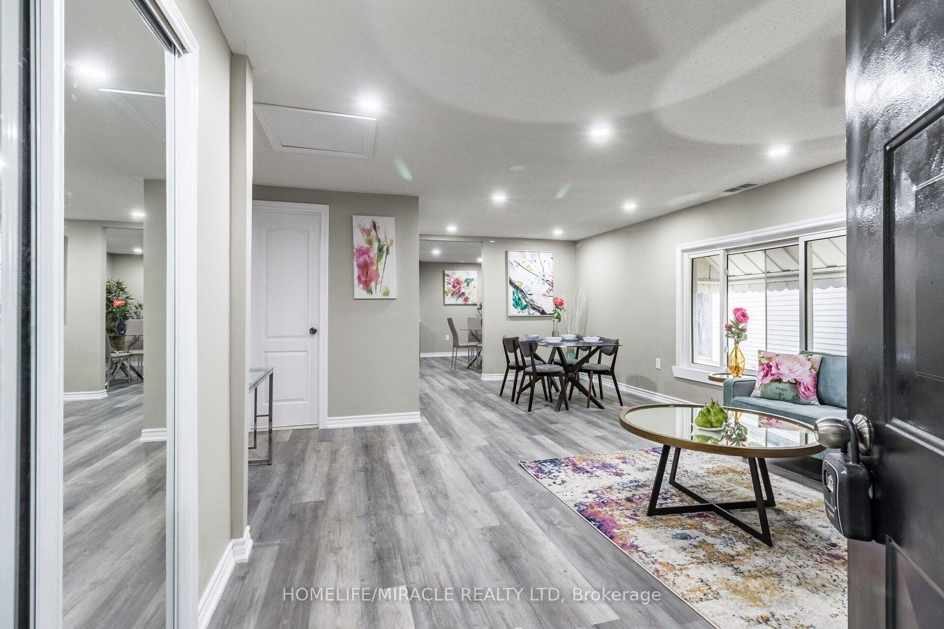 Photo 9 of 15 Spiers Crescent, Cambridge, Galt City Centre — HOMEH