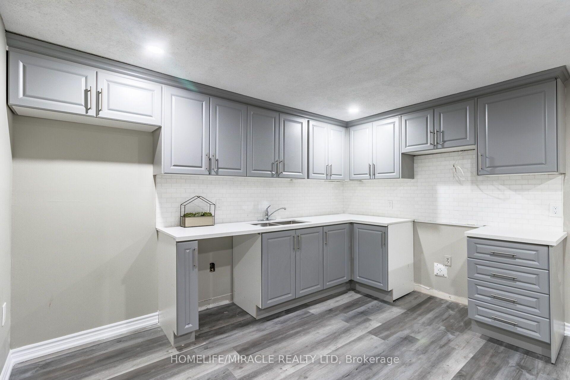 Photo 18 of 15 Spiers Crescent, Cambridge, Galt City Centre — HOMEH