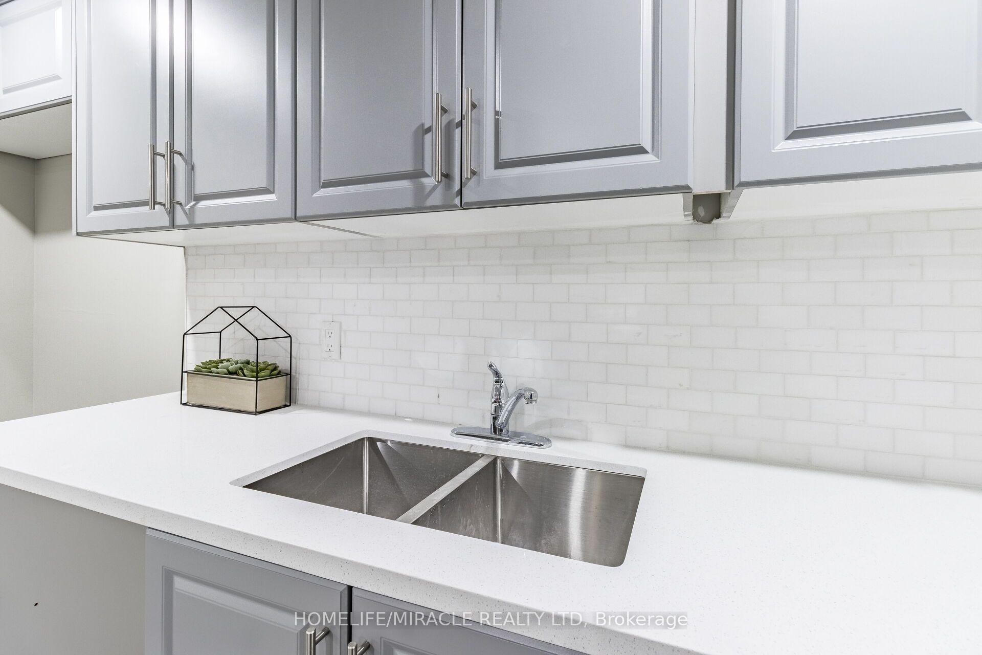 Photo 19 of 15 Spiers Crescent, Cambridge, Galt City Centre — HOMEH