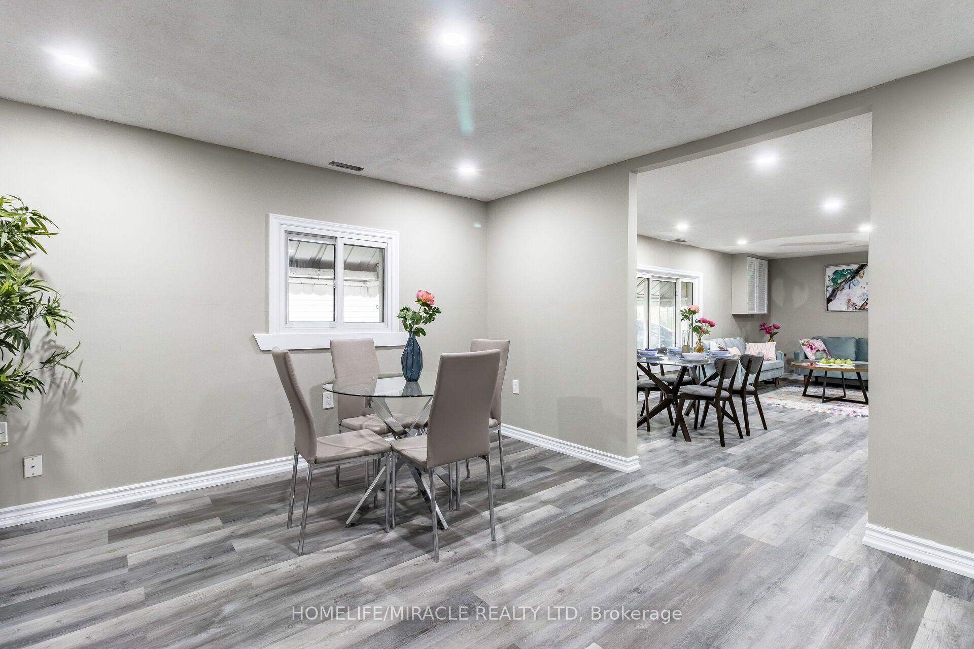 Photo 21 of 15 Spiers Crescent, Cambridge, Galt City Centre — HOMEH