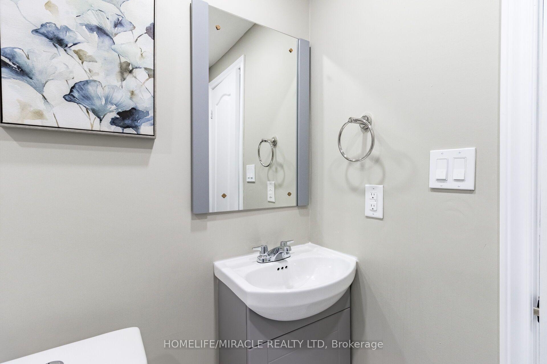 Photo 23 of 15 Spiers Crescent, Cambridge, Galt City Centre — HOMEH
