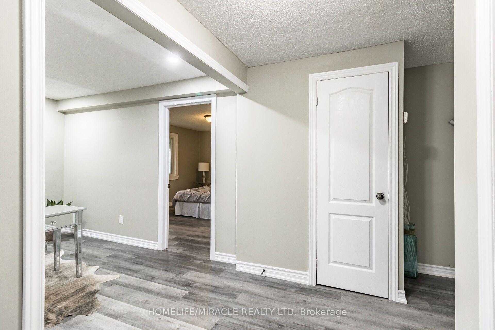 Photo 25 of 15 Spiers Crescent, Cambridge, Galt City Centre — HOMEH