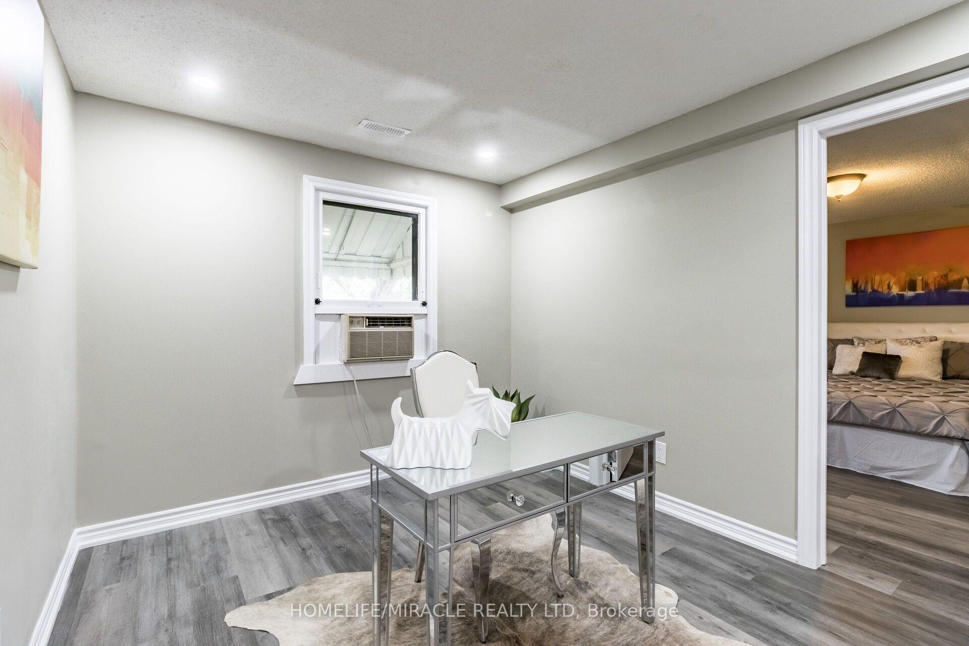 Photo 27 of 15 Spiers Crescent, Cambridge, Galt City Centre — HOMEH