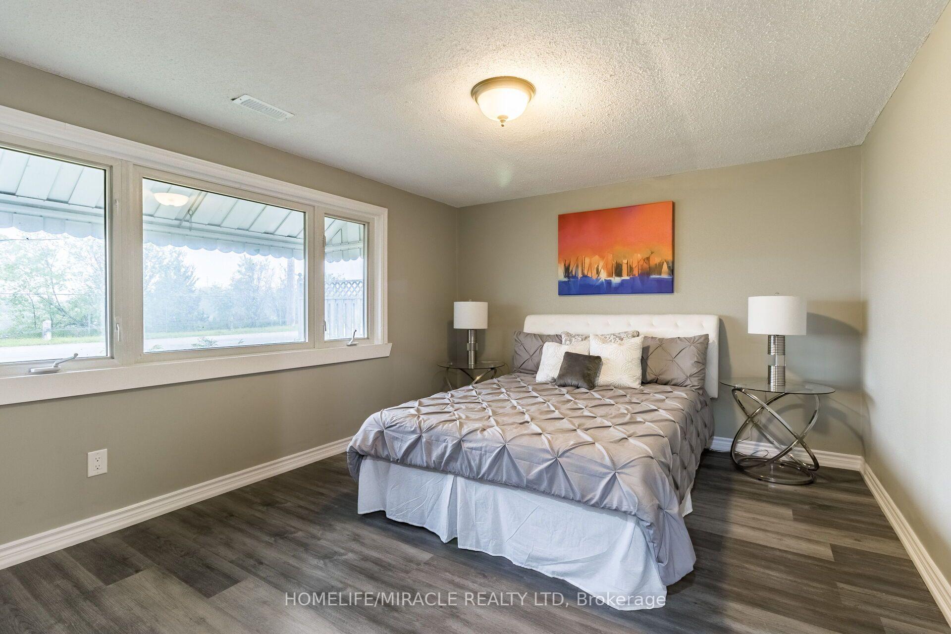Photo 29 of 15 Spiers Crescent, Cambridge, Galt City Centre — HOMEH