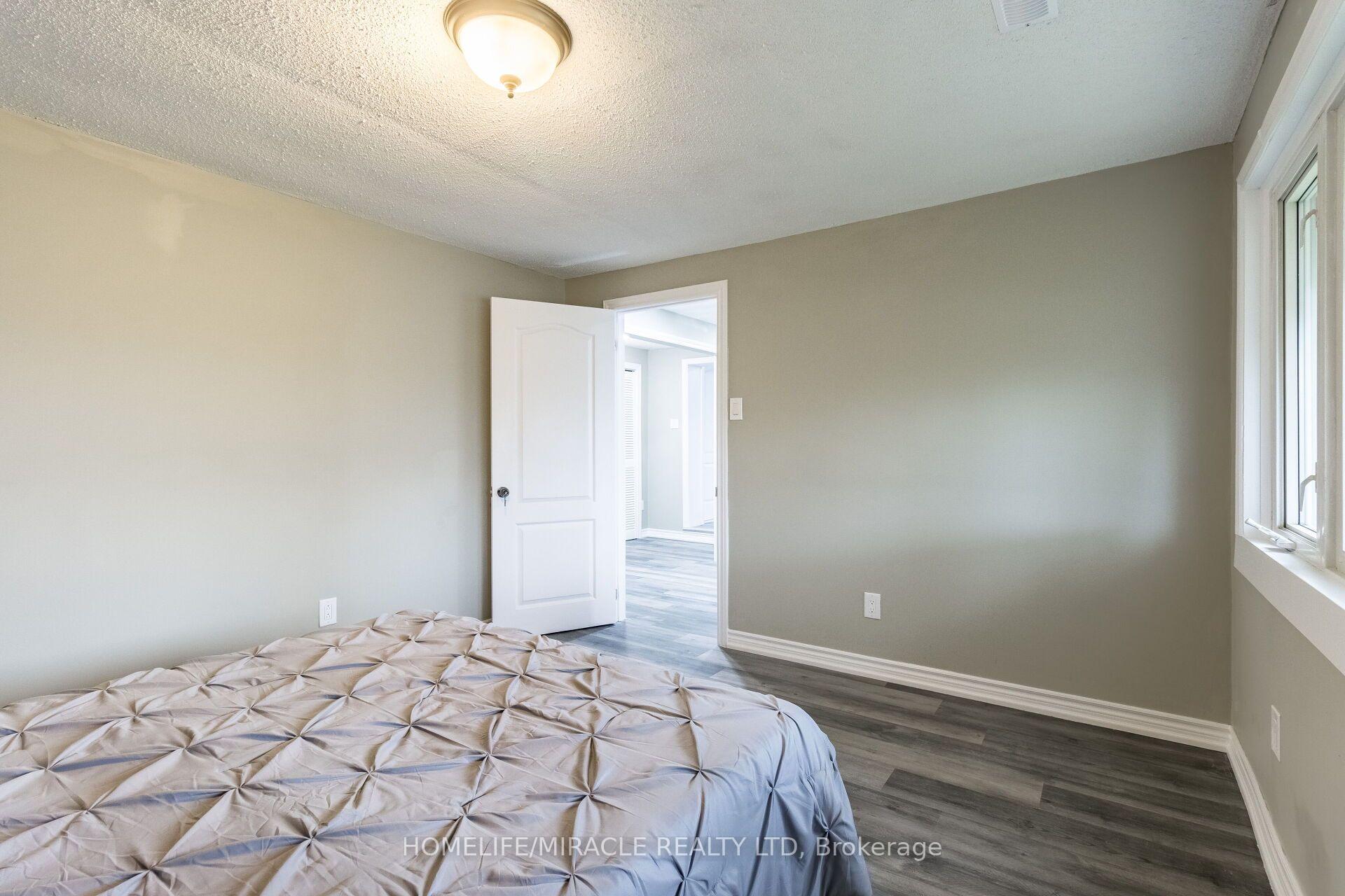 Photo 30 of 15 Spiers Crescent, Cambridge, Galt City Centre — HOMEH