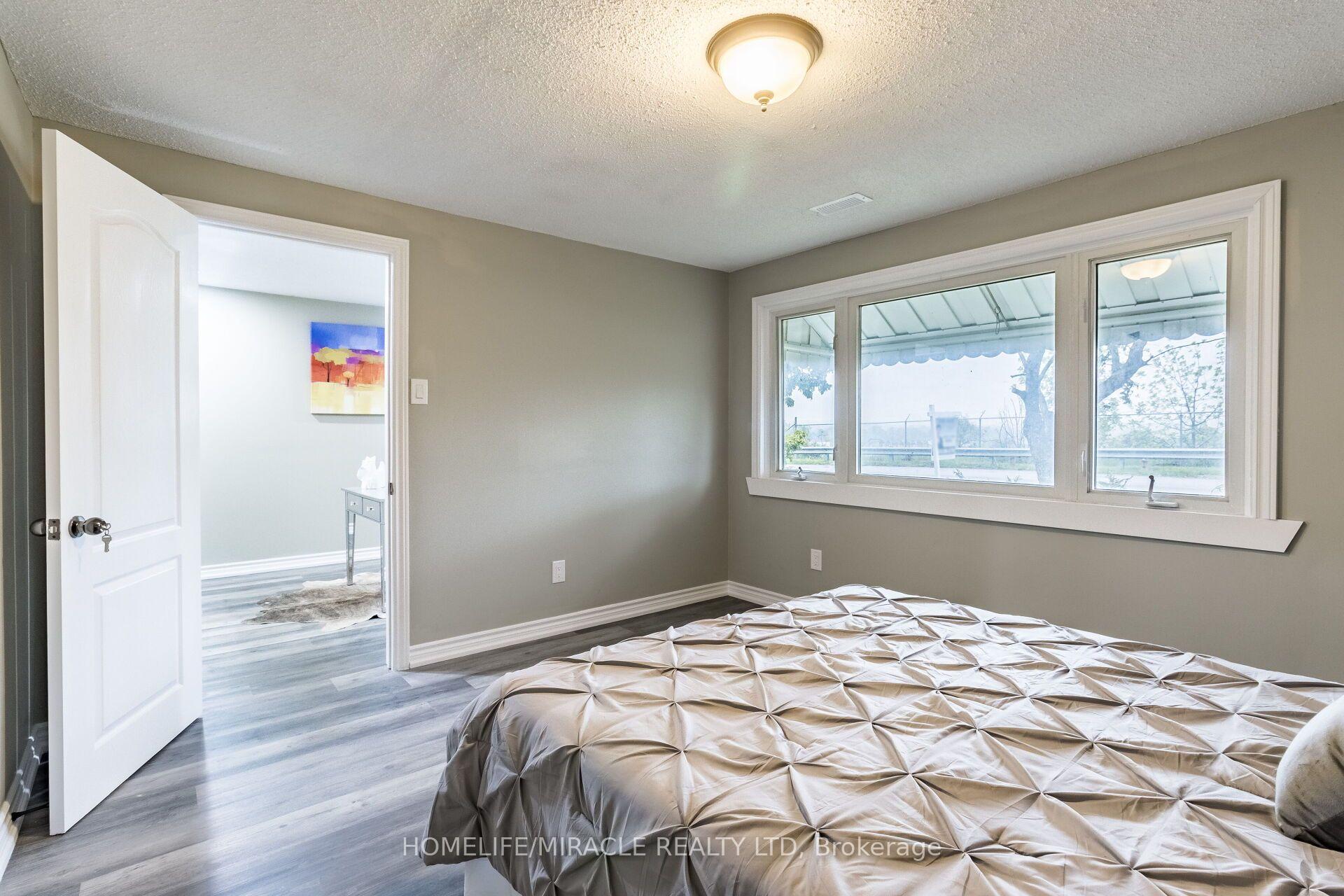 Photo 31 of 15 Spiers Crescent, Cambridge, Galt City Centre — HOMEH