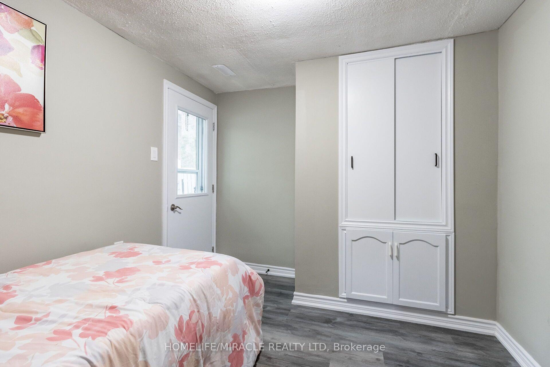 Photo 36 of 15 Spiers Crescent, Cambridge, Galt City Centre — HOMEH