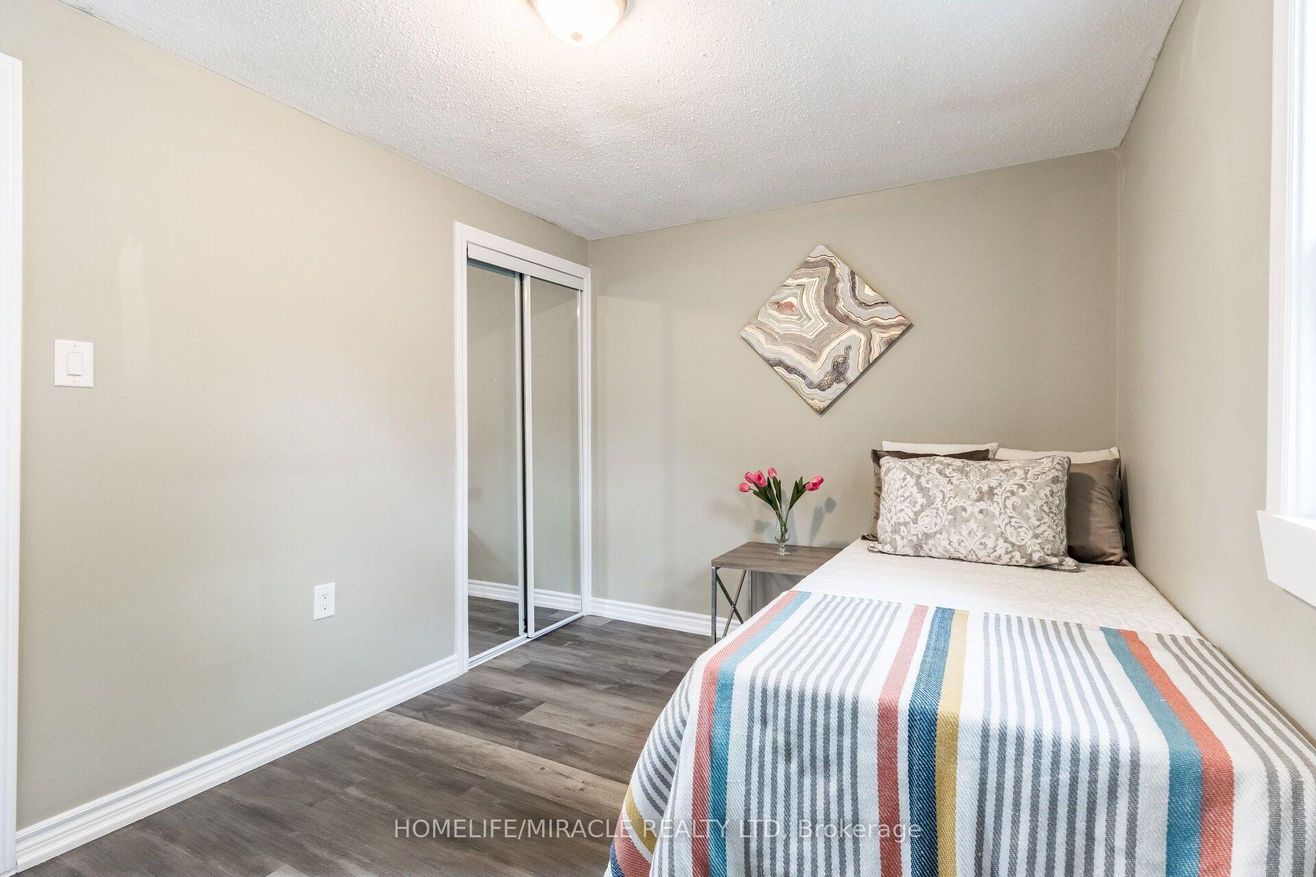 Photo 38 of 15 Spiers Crescent, Cambridge, Galt City Centre — HOMEH
