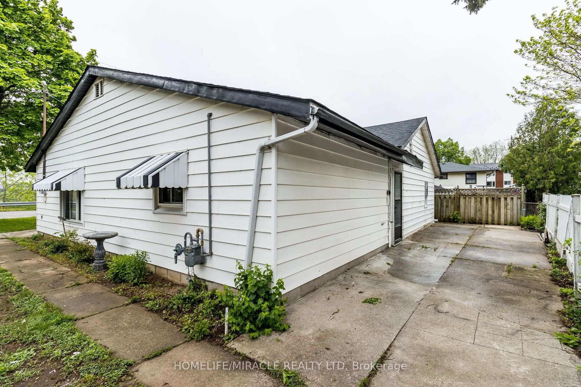 Photo 47 of 15 Spiers Crescent, Cambridge, Galt City Centre — HOMEH