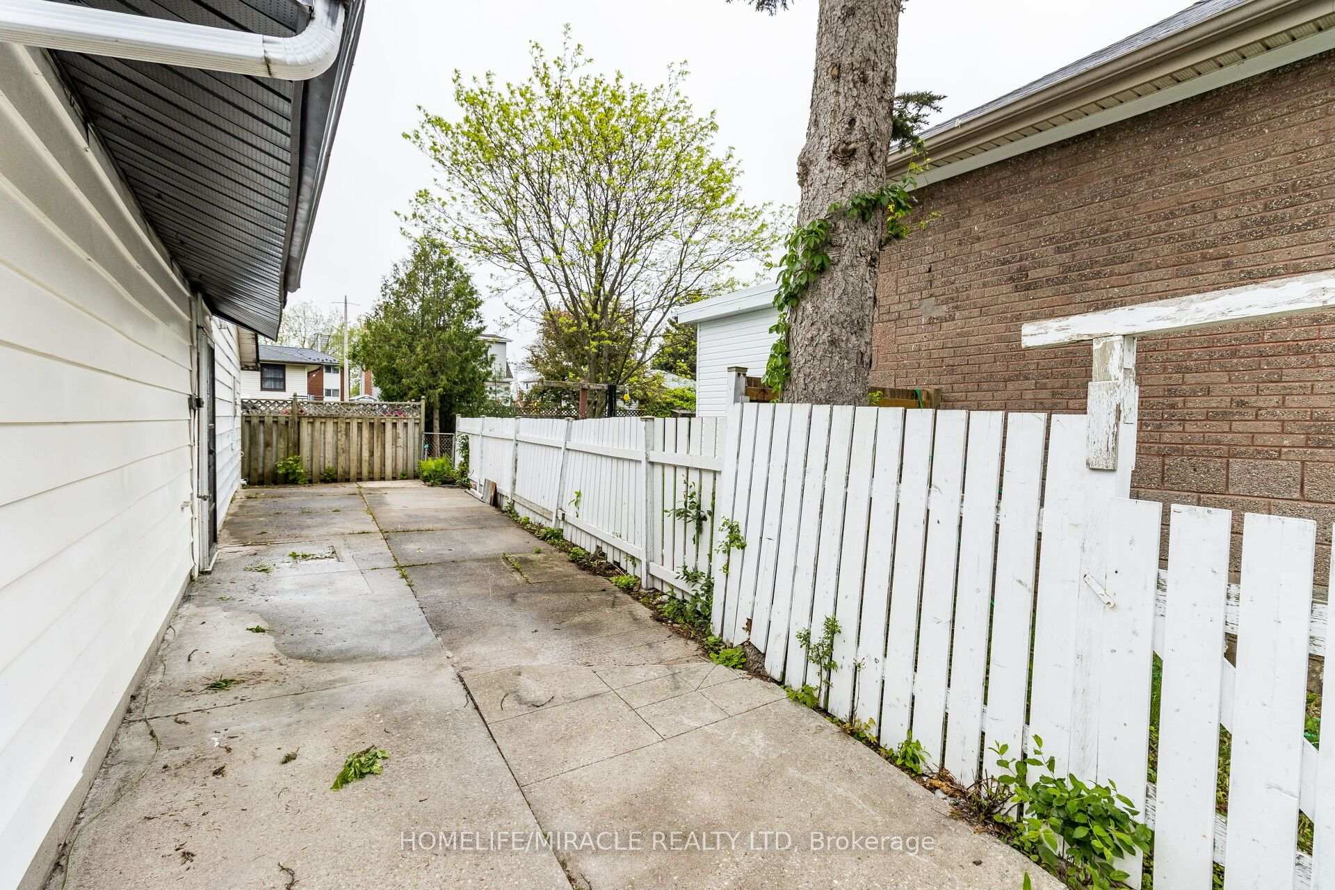 Photo 48 of 15 Spiers Crescent, Cambridge, Galt City Centre — HOMEH