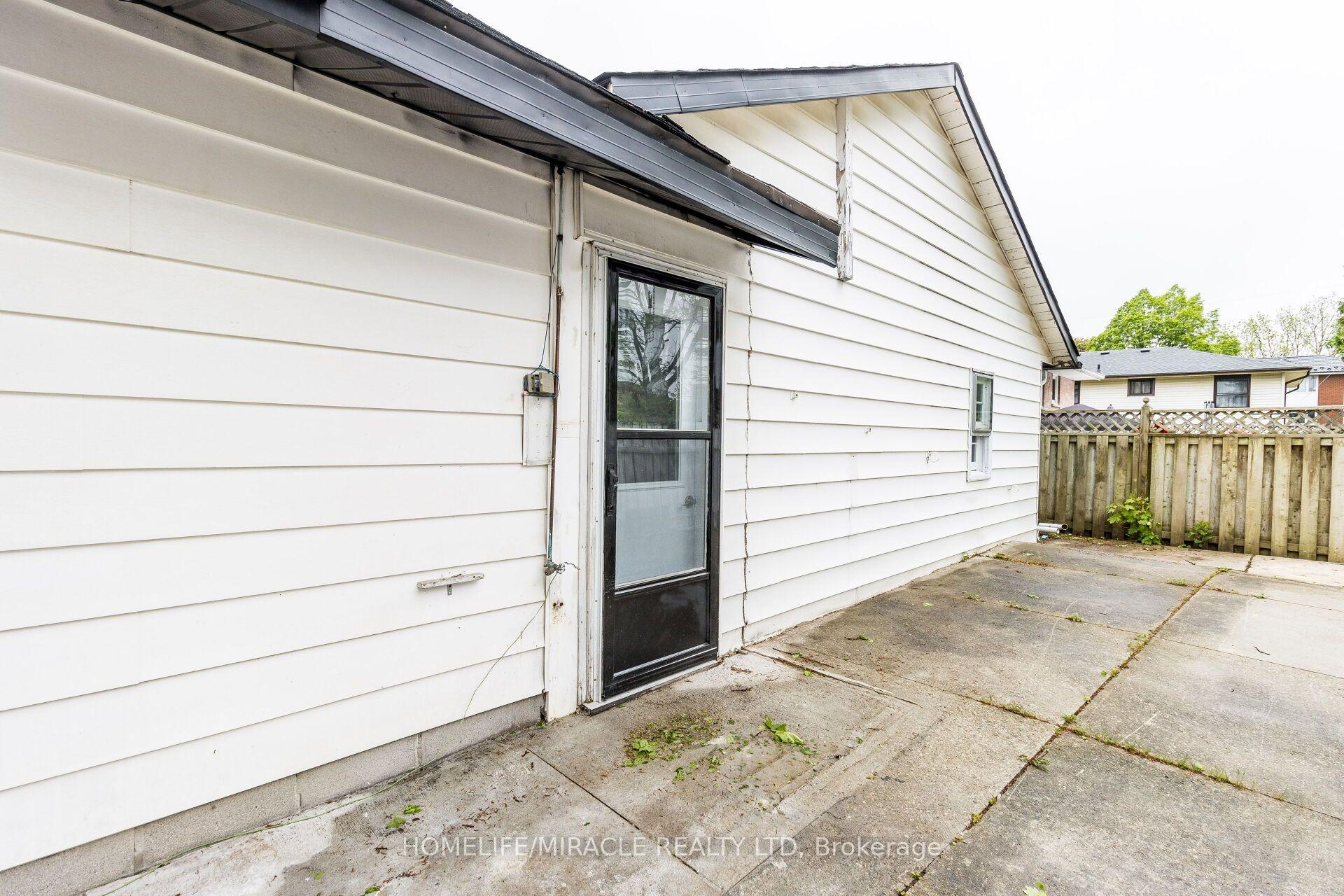 Photo 49 of 15 Spiers Crescent, Cambridge, Galt City Centre — HOMEH