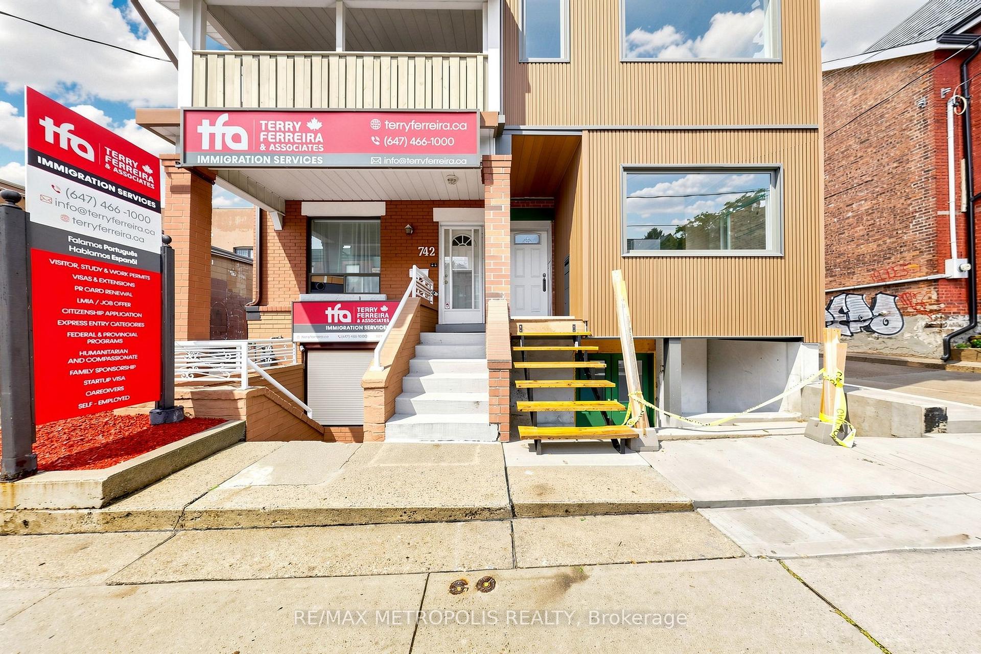 Photo 3 of 742 Dufferin Street, Toronto, Dufferin Grove — HOMEH