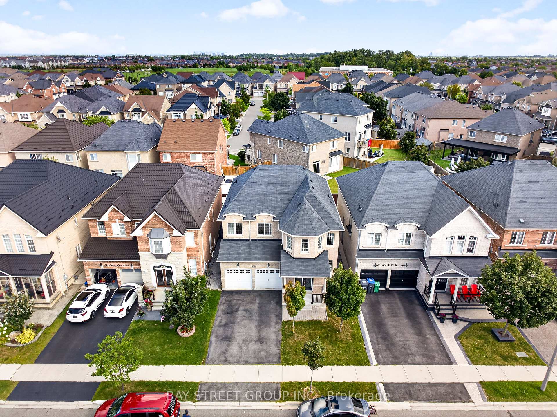 Photo 2 of 45 Abitibi Lake Drive, Brampton, Sandringham-Wellington — HOMEH
