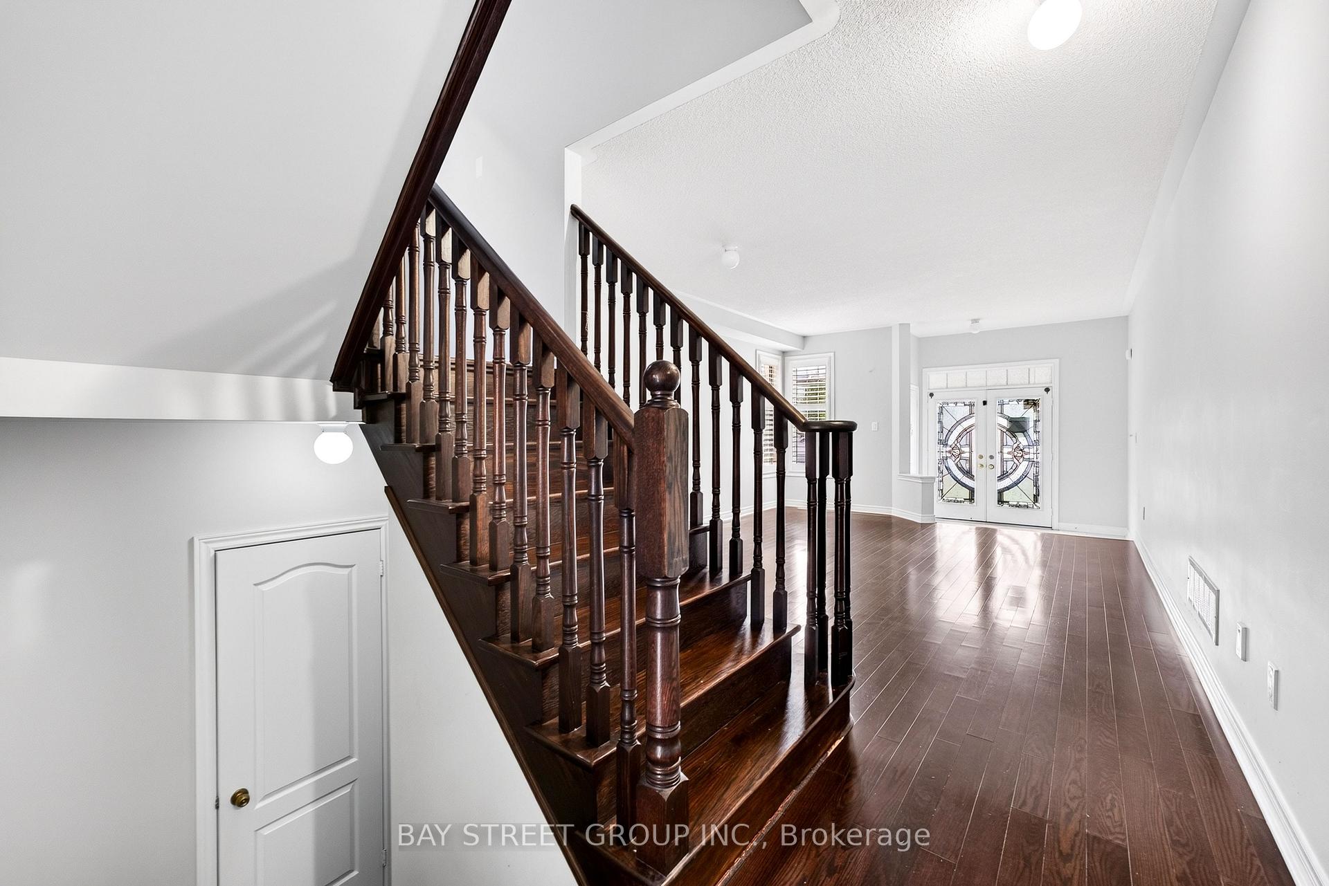 Photo 9 of 45 Abitibi Lake Drive, Brampton, Sandringham-Wellington — HOMEH