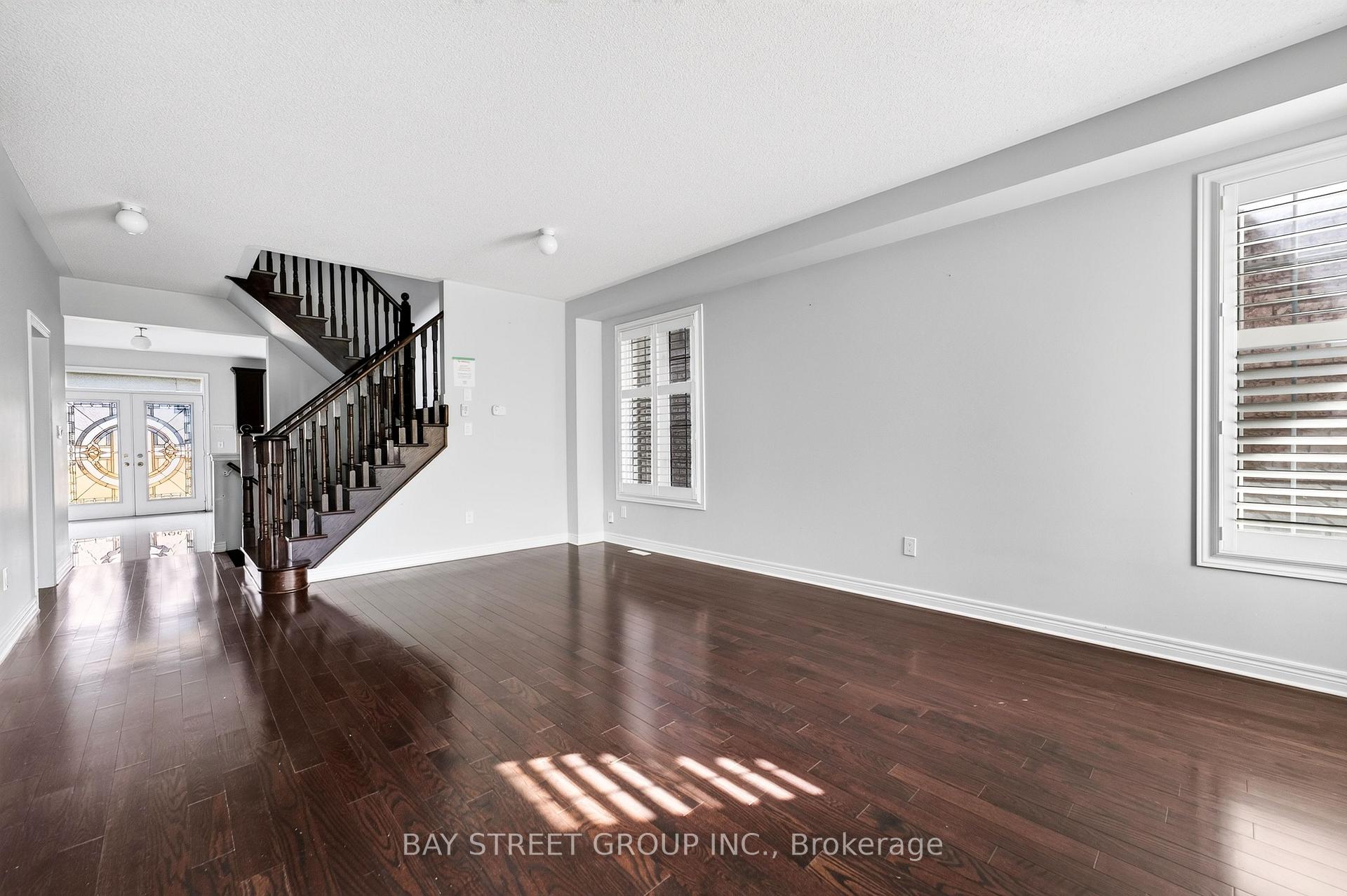 Photo 10 of 45 Abitibi Lake Drive, Brampton, Sandringham-Wellington — HOMEH