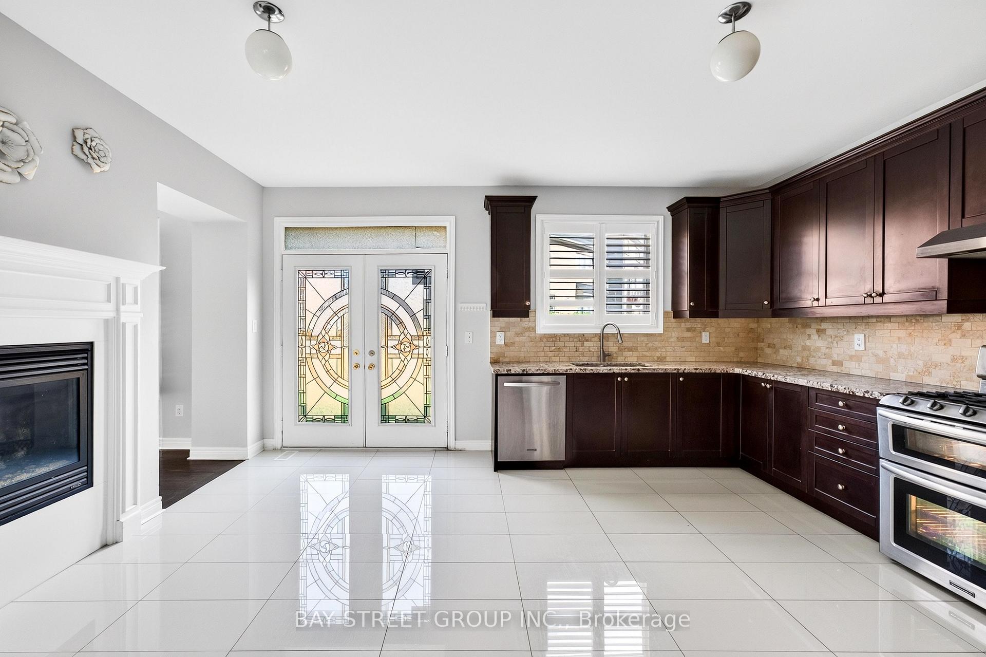Photo 11 of 45 Abitibi Lake Drive, Brampton, Sandringham-Wellington — HOMEH
