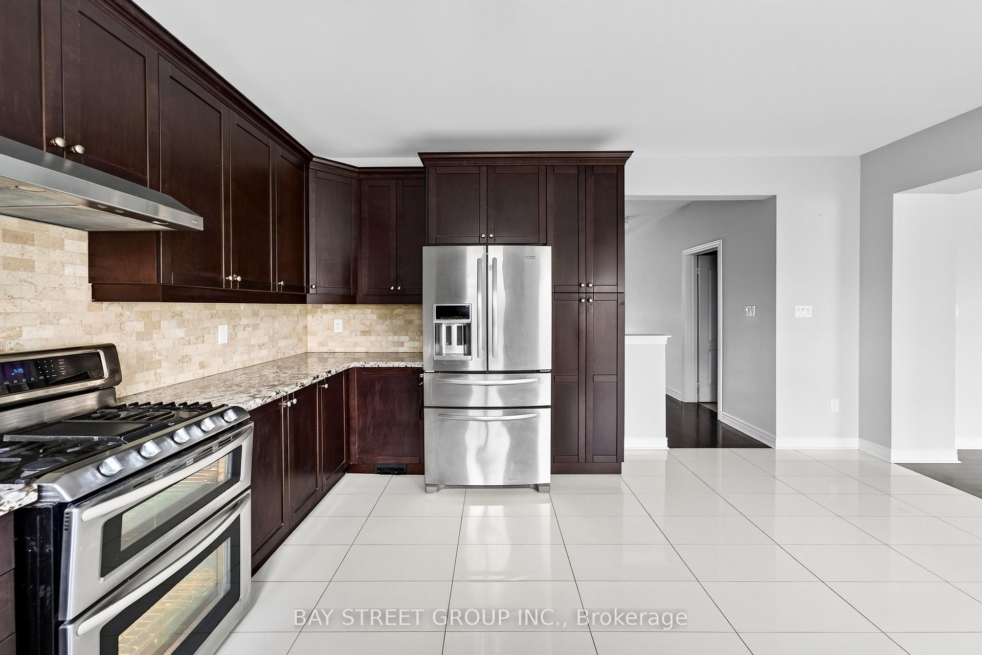 Photo 13 of 45 Abitibi Lake Drive, Brampton, Sandringham-Wellington — HOMEH