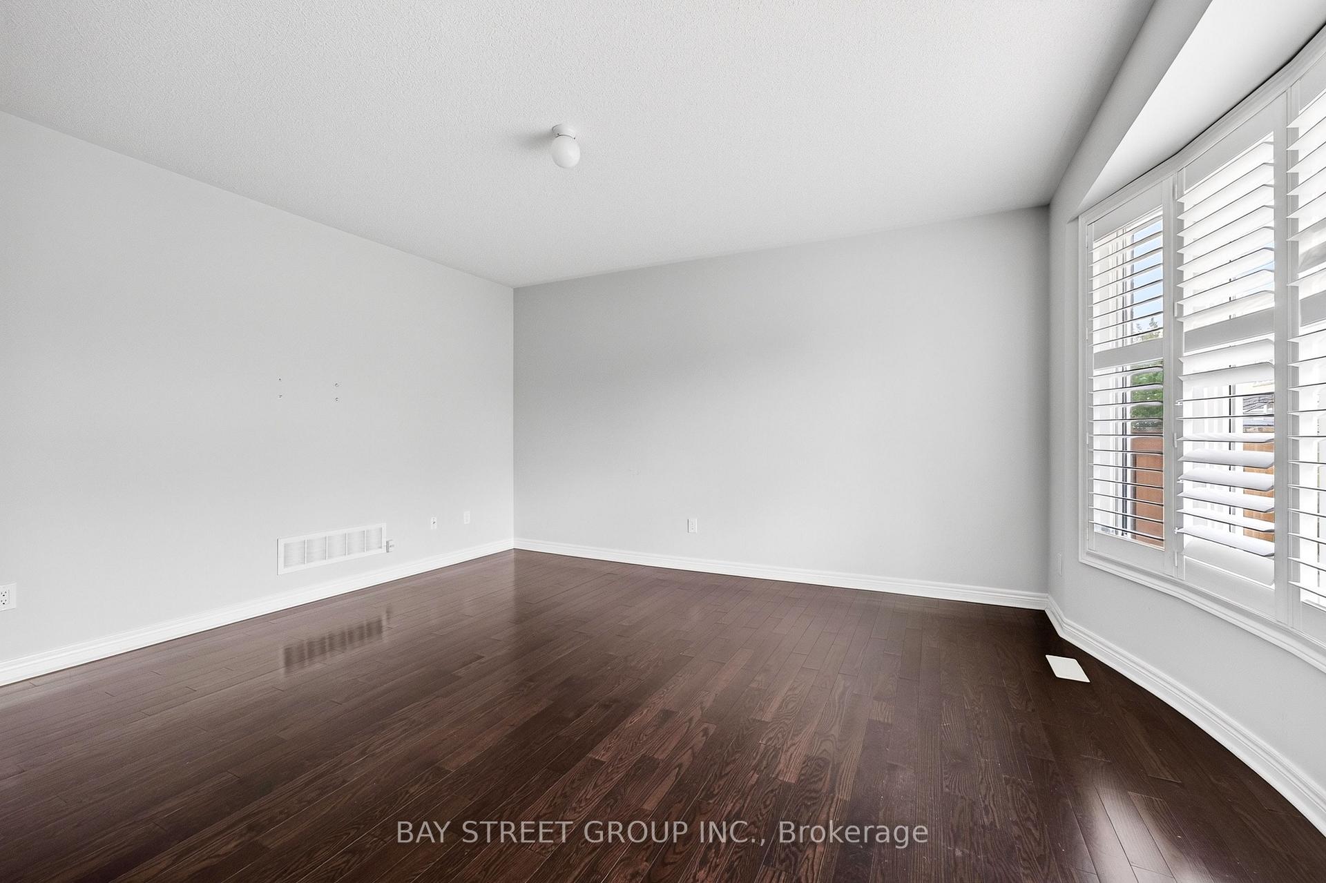 Photo 17 of 45 Abitibi Lake Drive, Brampton, Sandringham-Wellington — HOMEH