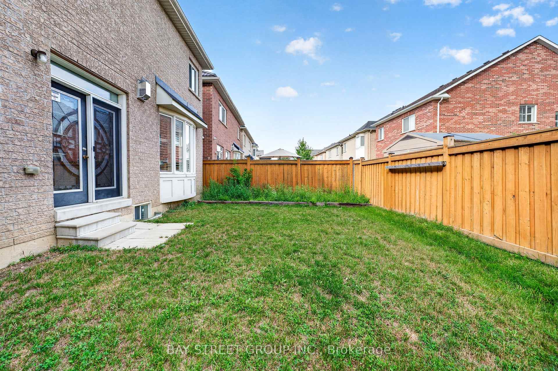 Photo 21 of 45 Abitibi Lake Drive, Brampton, Sandringham-Wellington — HOMEH